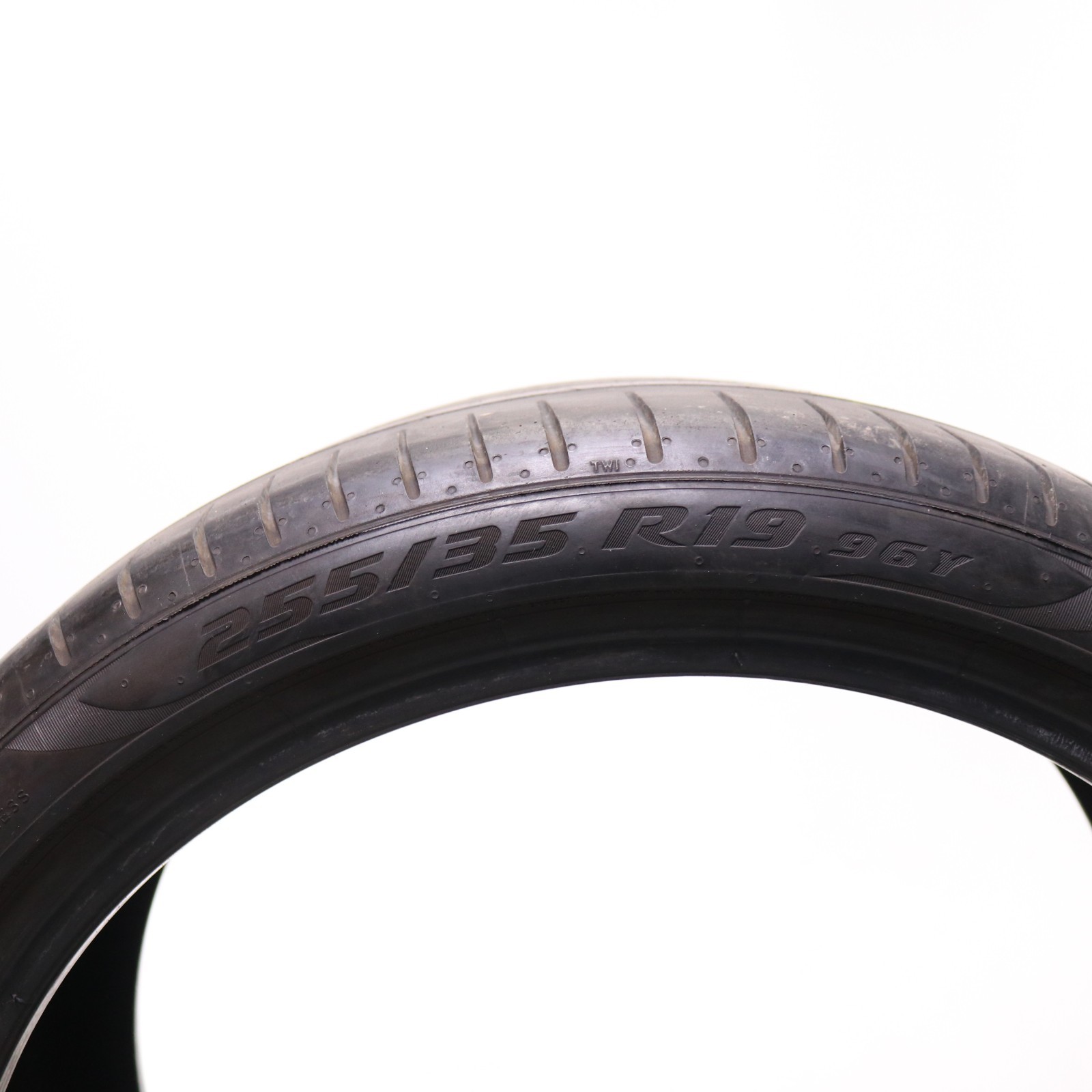 Set of 2 Used 255/35R19 Pirelli P Zero PZ4 MOE Run Flat – 96Y – 5-5.5/32