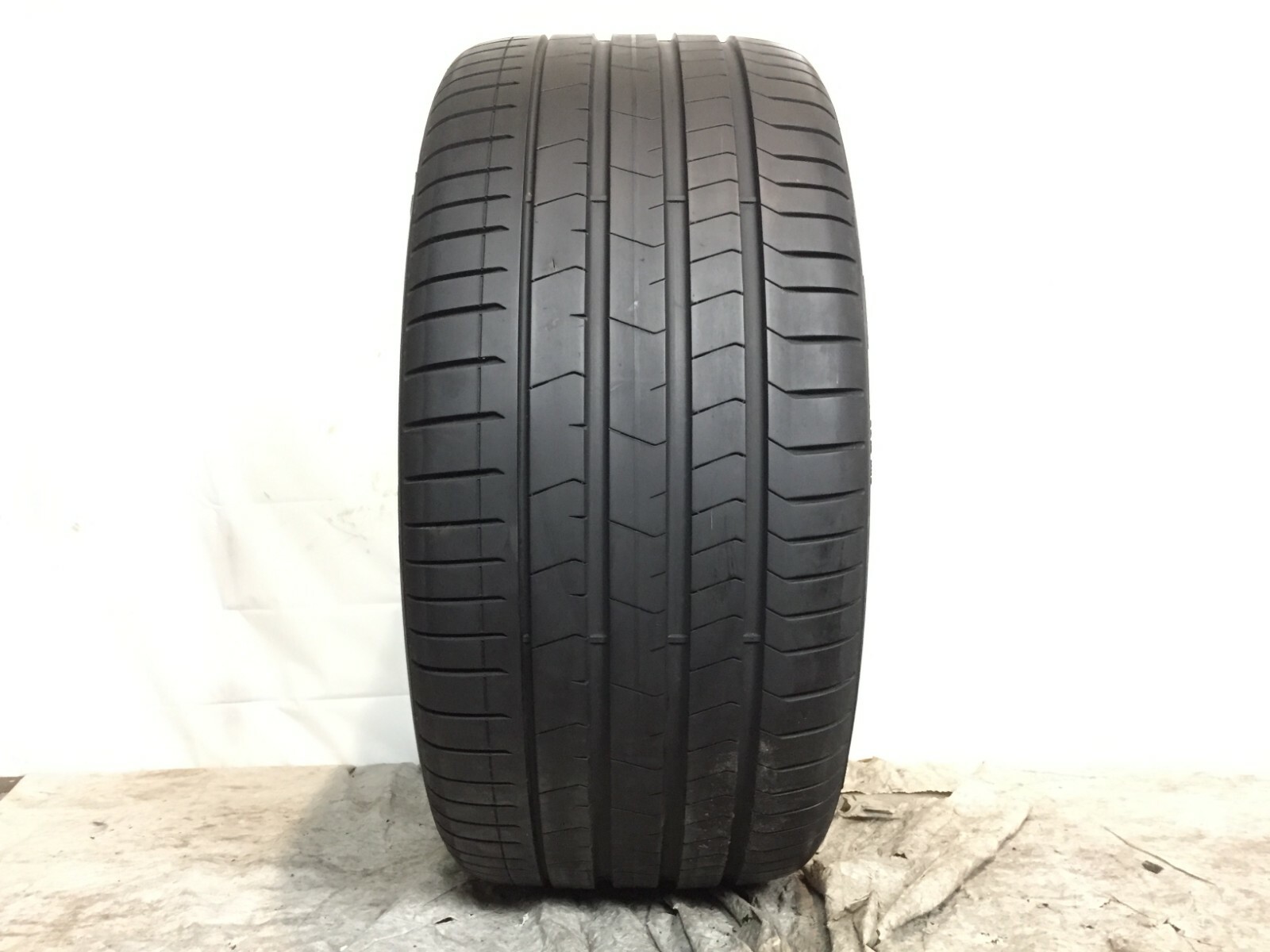 [1] Pirelli P Zero PZ4 Run Flat P315/35R21 315 35 21 Tire 8/32