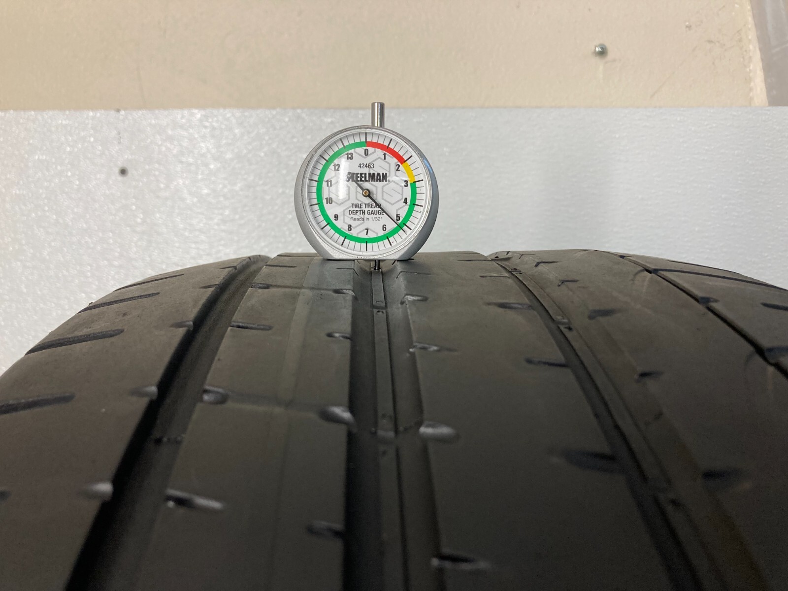 1 Tire 275 40 22 Pirelli P Zero LR (45-52% Tread Left) 108Y