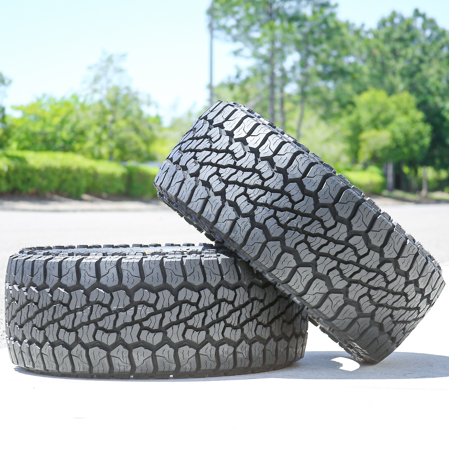 4 Tires Venom Power Swampthing A/T Xtreme Dirt 215/70R16 100T AT All Terrain