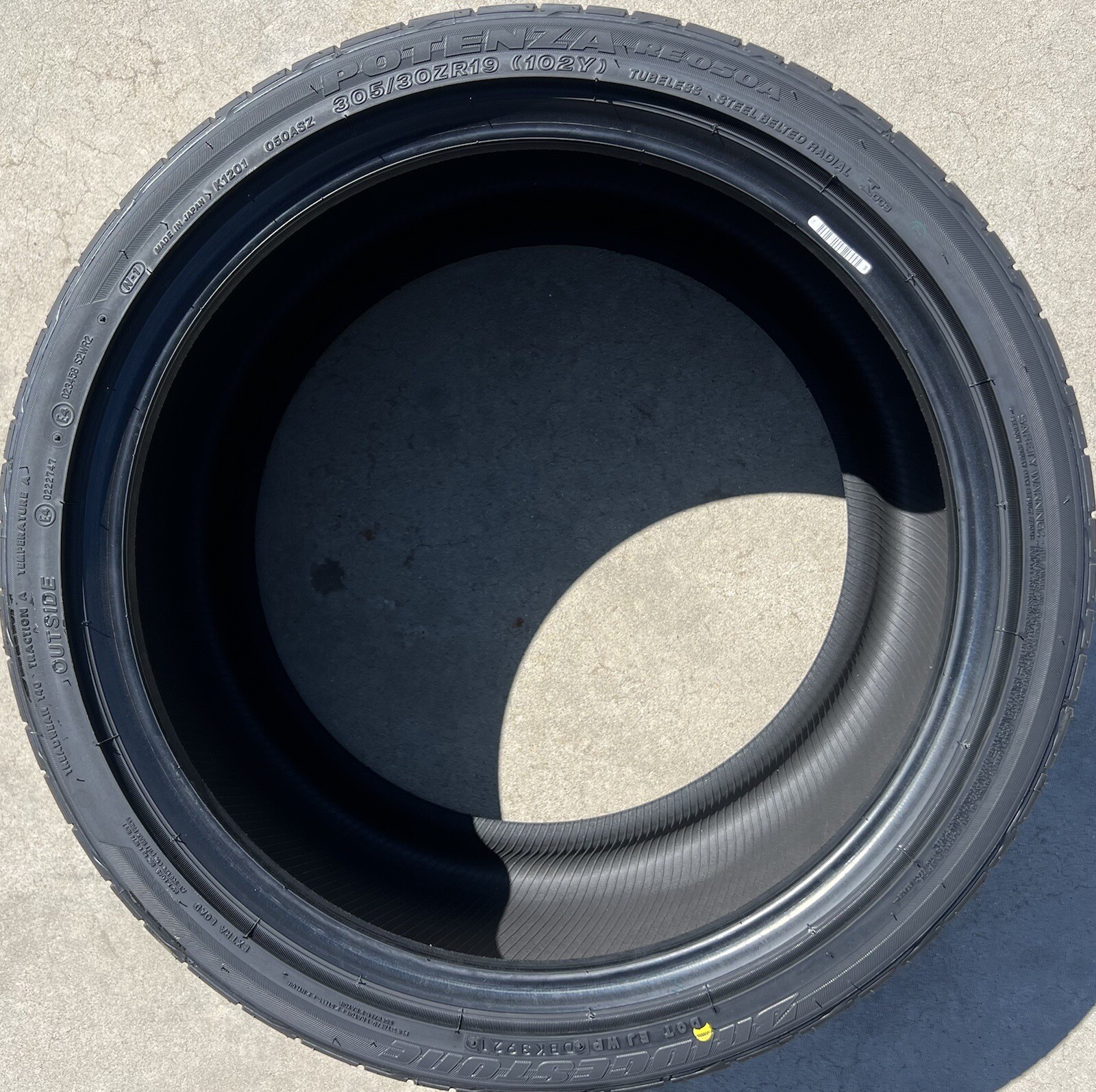 SET OF TWO BRAND NEW 305/30ZR19 Bridgestone RE050A Tires 3053019