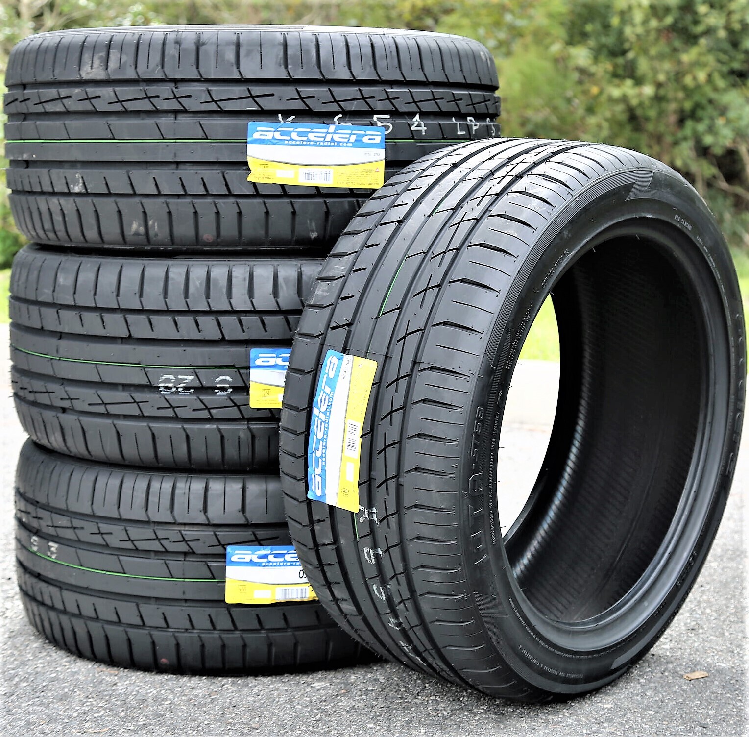 4 Tires Accelera Iota ST68 305/40ZR22 305/40R22 114W XL A/S High Performance