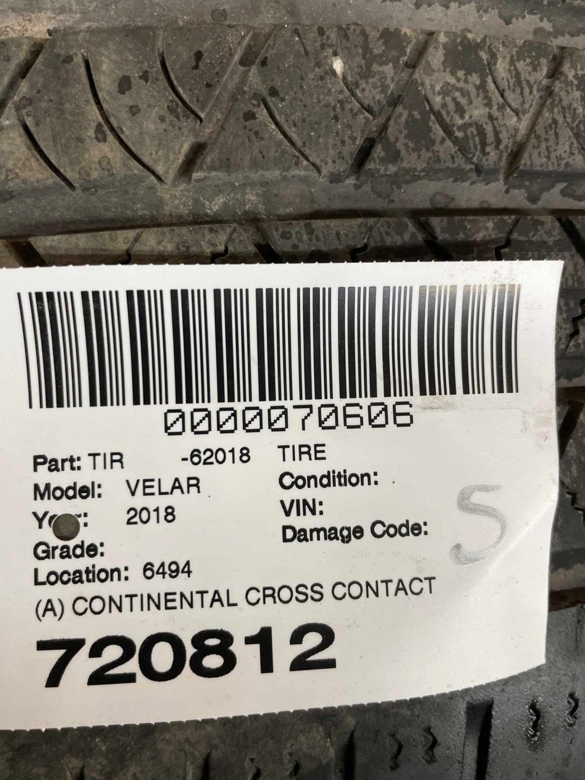 (A) CONTINENTAL CROSS CONTACT LX SPORT 255/50R20 105T DOT 1323 8/32NDS