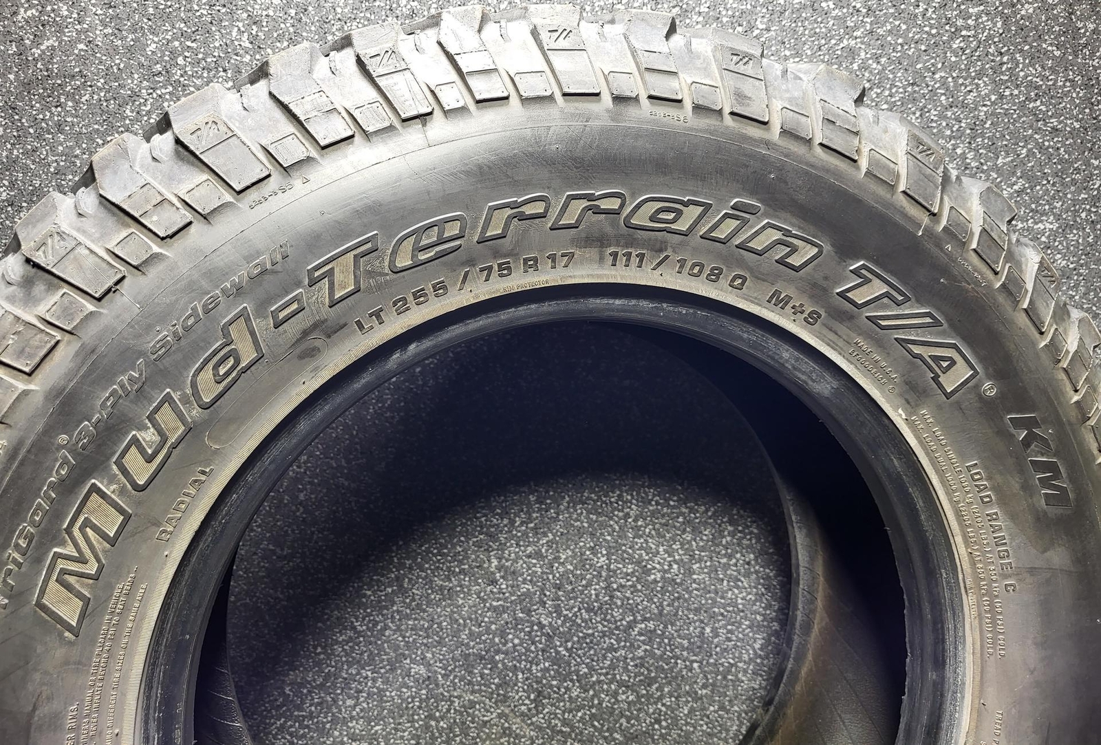 BFGoodrich Mud-Terrain T/A KM LT255/75R17 111/108Q Light Truck SUV Tire DOT 4513