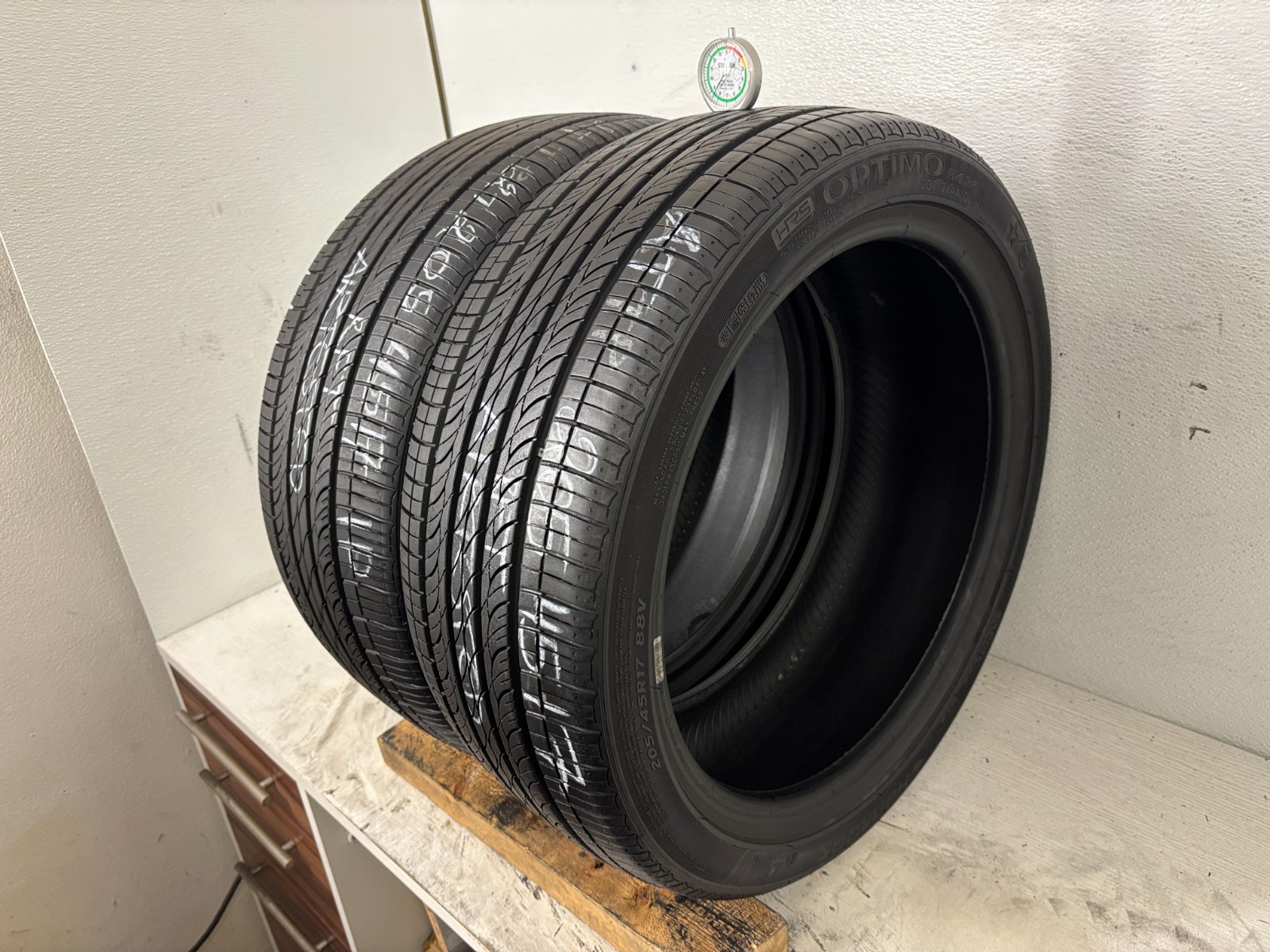 2 Tires 205 45 17 Hankook Optimo H426 HRS Run Flat (70-85% Tread Left)