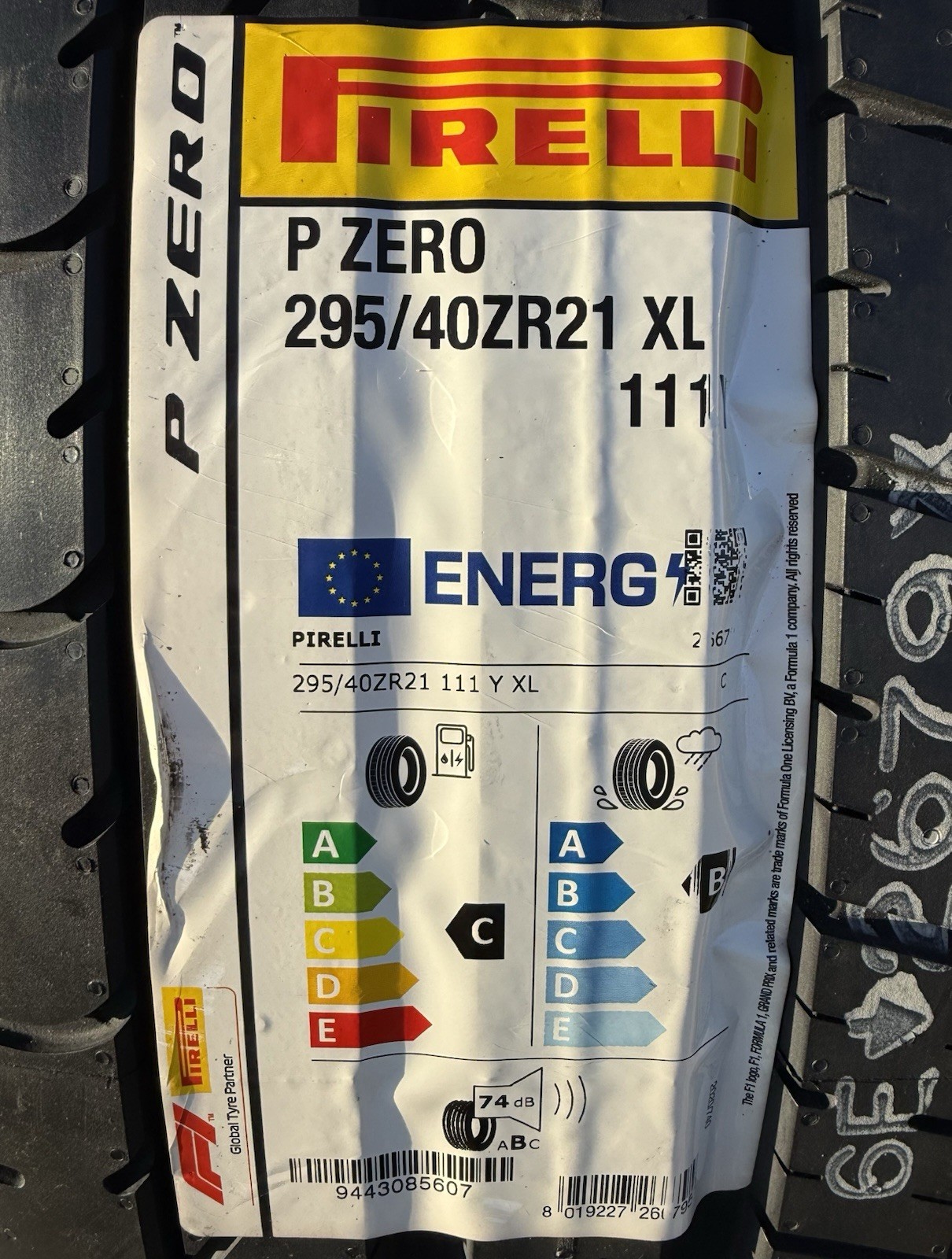 Set of TWO BRAND NEW 295/40ZR21 111Y Pirelli P Zero Tires 2954021