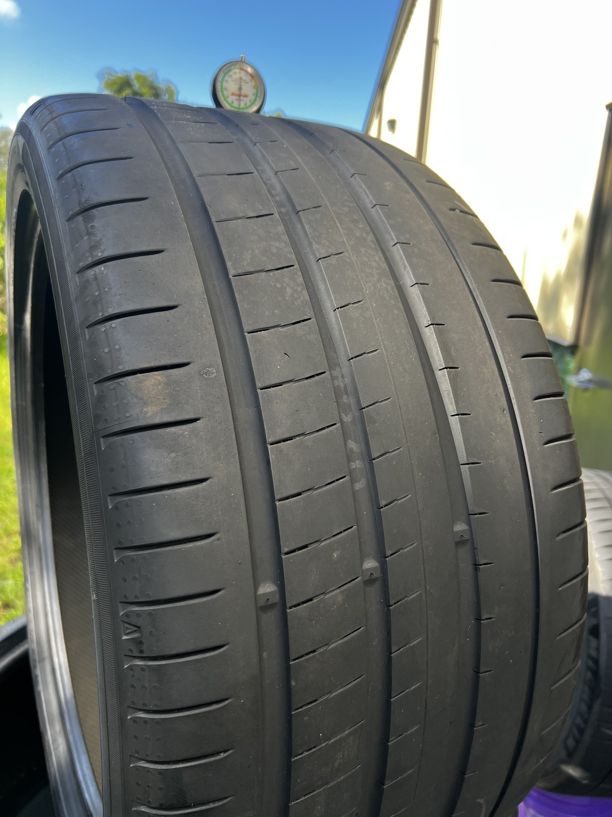 1 Tire Yokohama Advan Sport V107 ★ BMW I 315/35R22 111Y DOT.3923 7/32