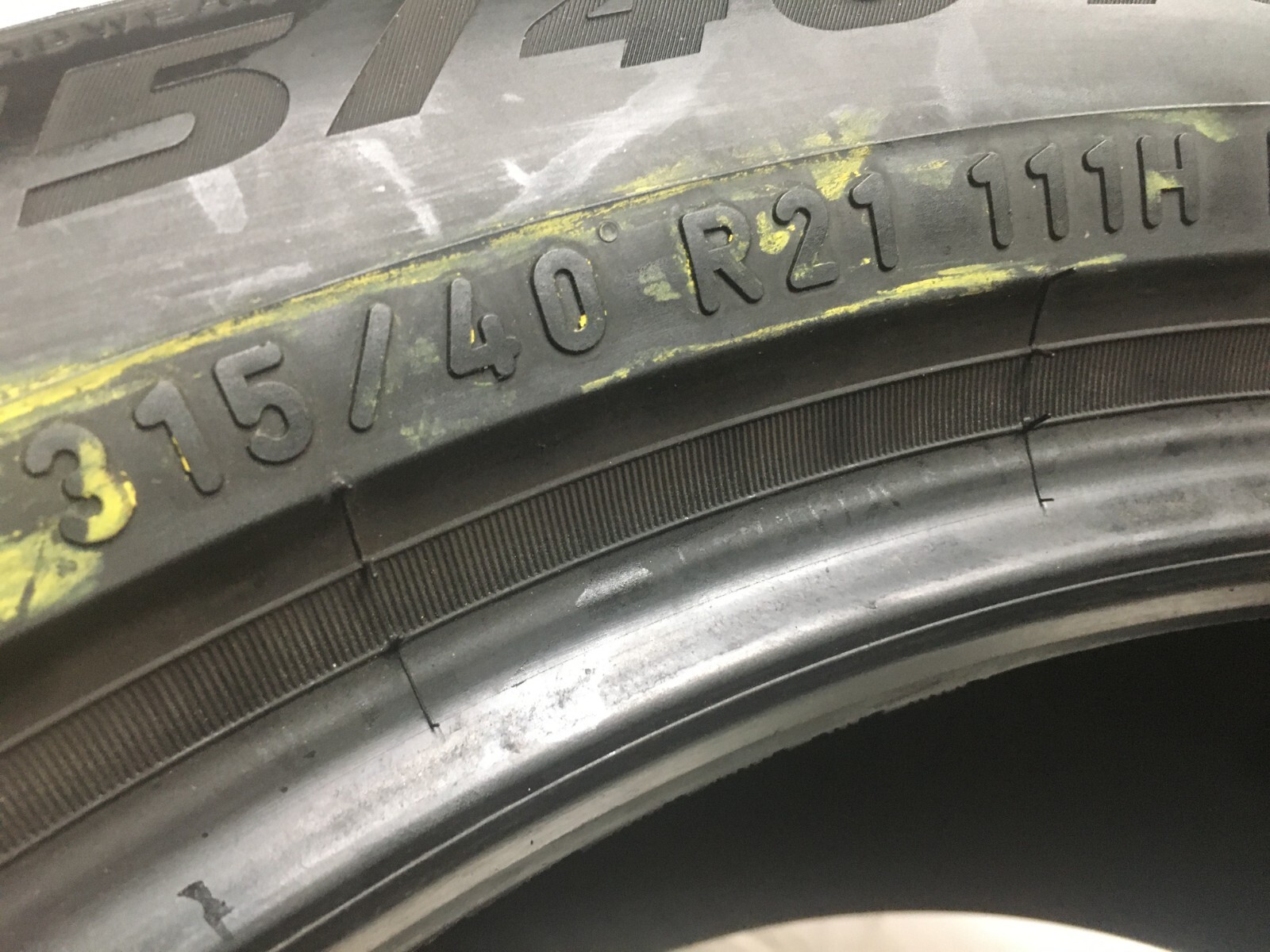 [1] Pirelli Scorpion Zero All Season P315/40R21 315 40 21 Tire 7.25-8.25/32