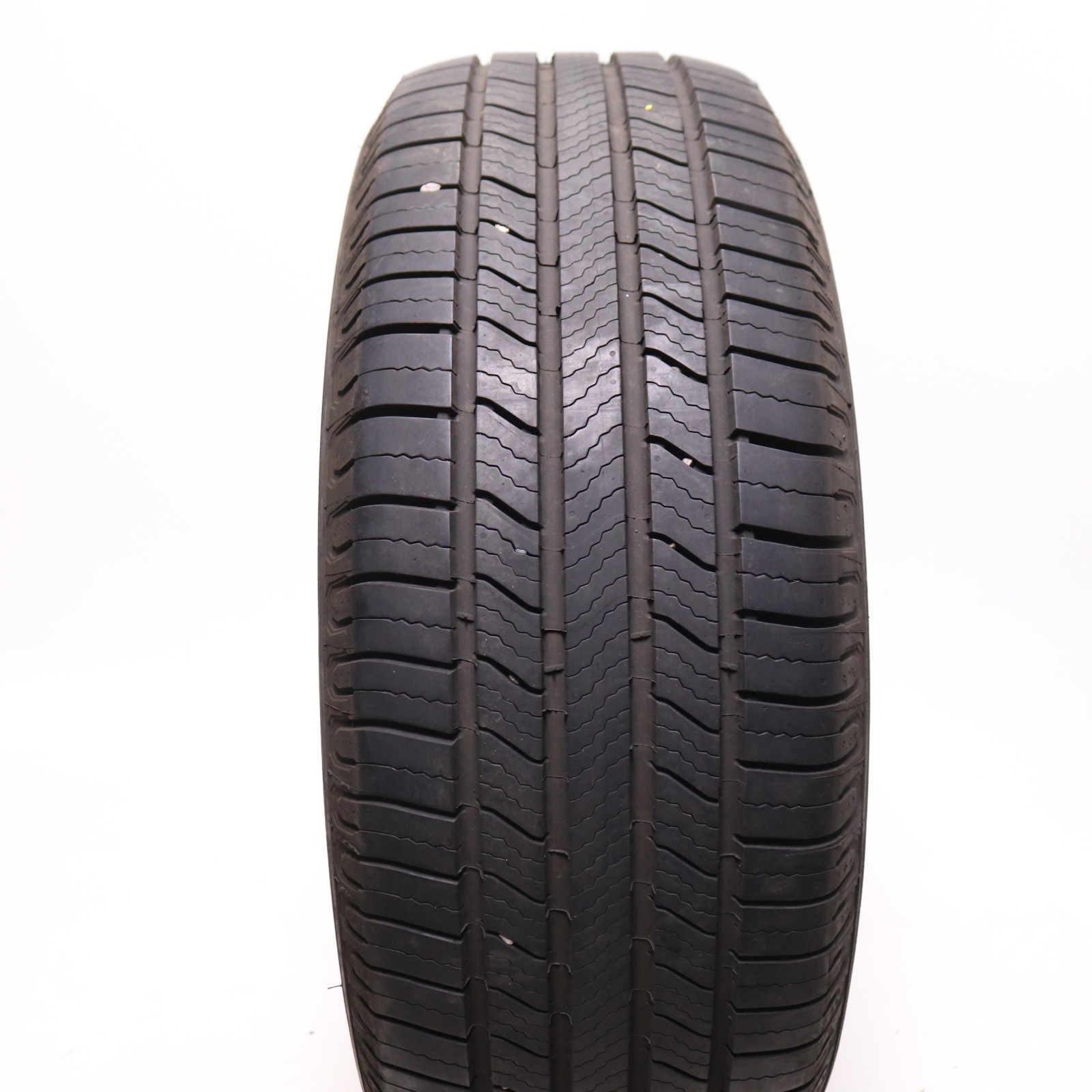 Set of 2 Used 245/60R18 Michelin Defender 2 – 105H – 9-10/32