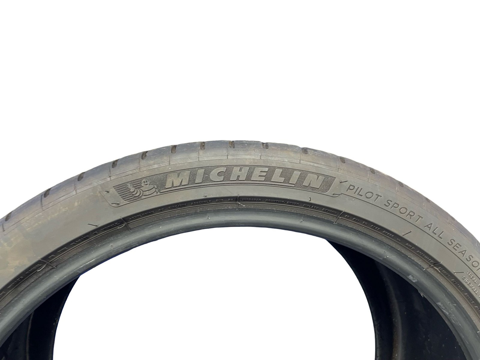 285/30ZR20 99Y MICHELIN PILOT SPORT ALL SEASON 4 6/32NDS DATECODE 3223