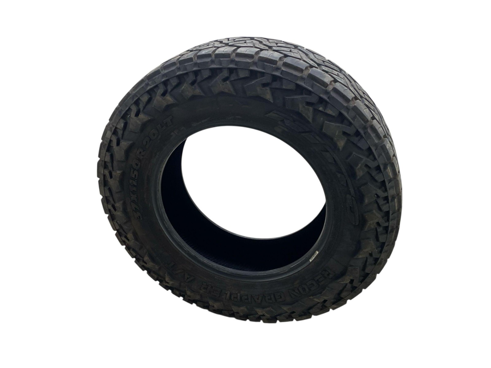 (A) NITTO RECON GRAPPLER 37×11.50R20 TIRE 11/32NDS TREAD DEPTH DATE CODE 2724
