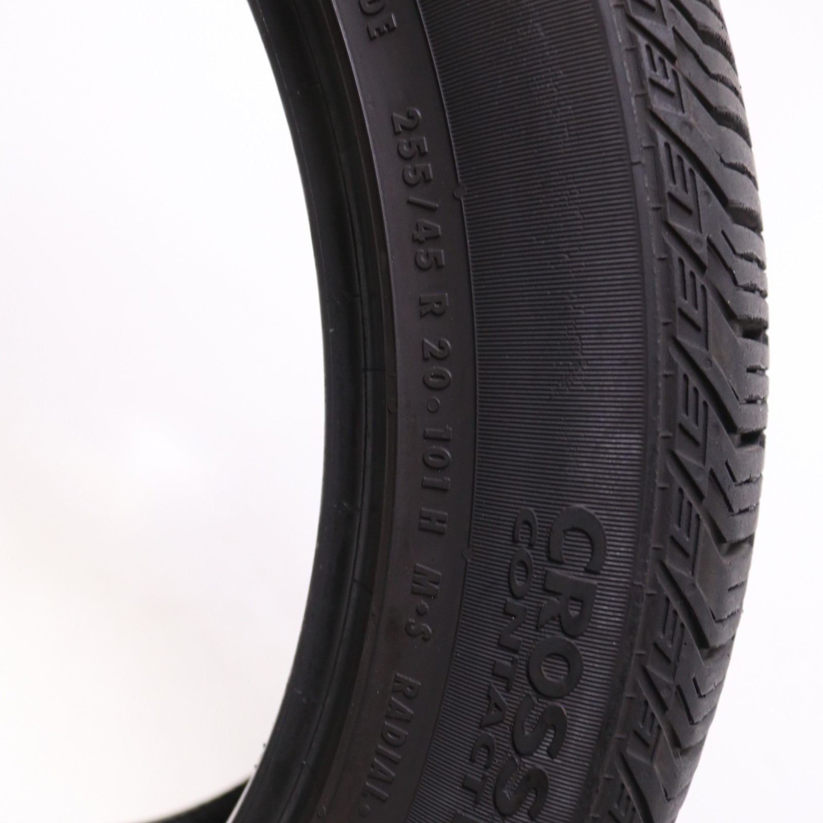 Set of 4 Used 255/45R20 Continental CrossContact LX Sport AO – 101H – 8.5-9.5/32