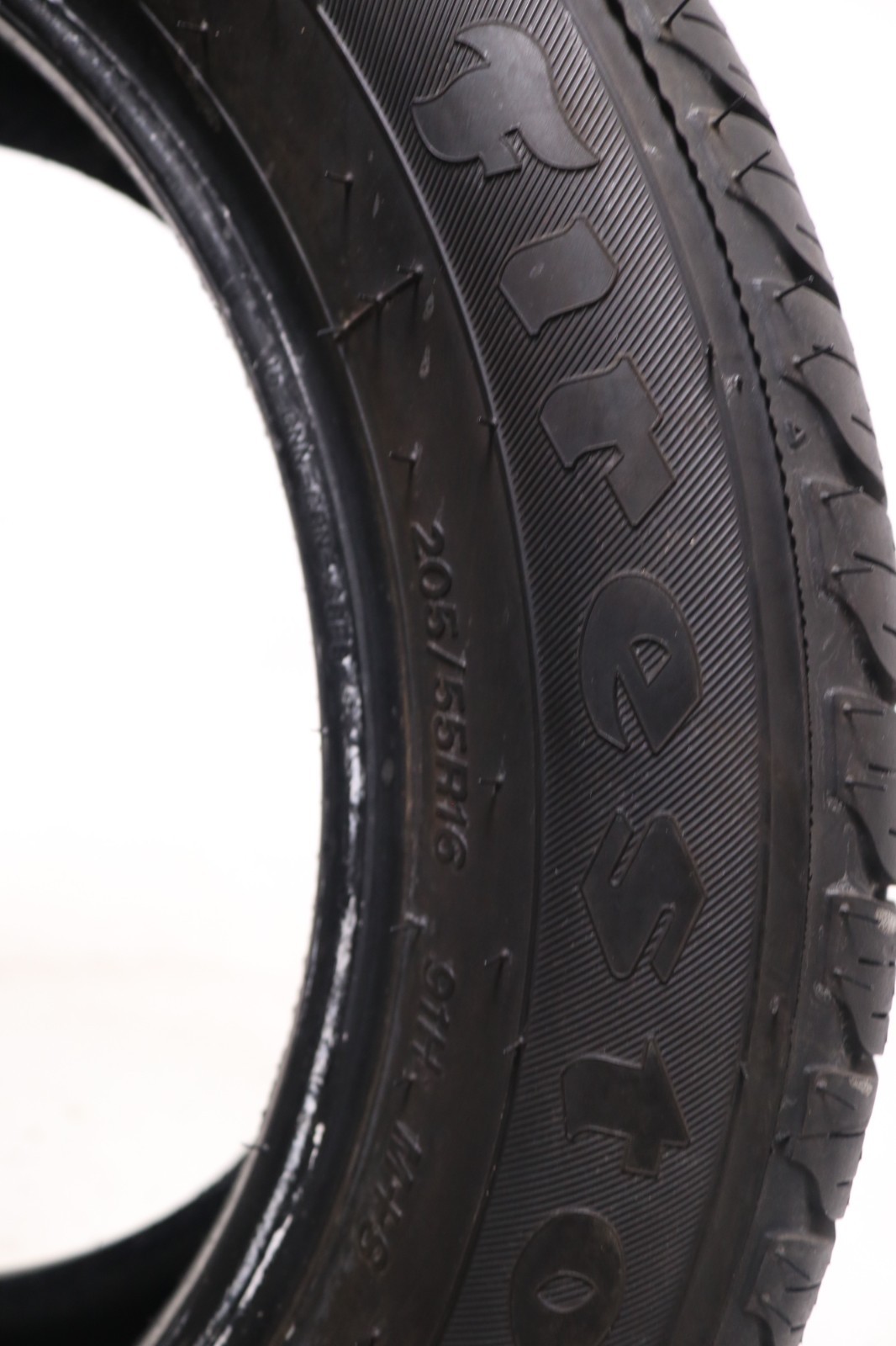 Set of 2 Used 205/55R16 Firestone All Season – 91H – 8.5/32