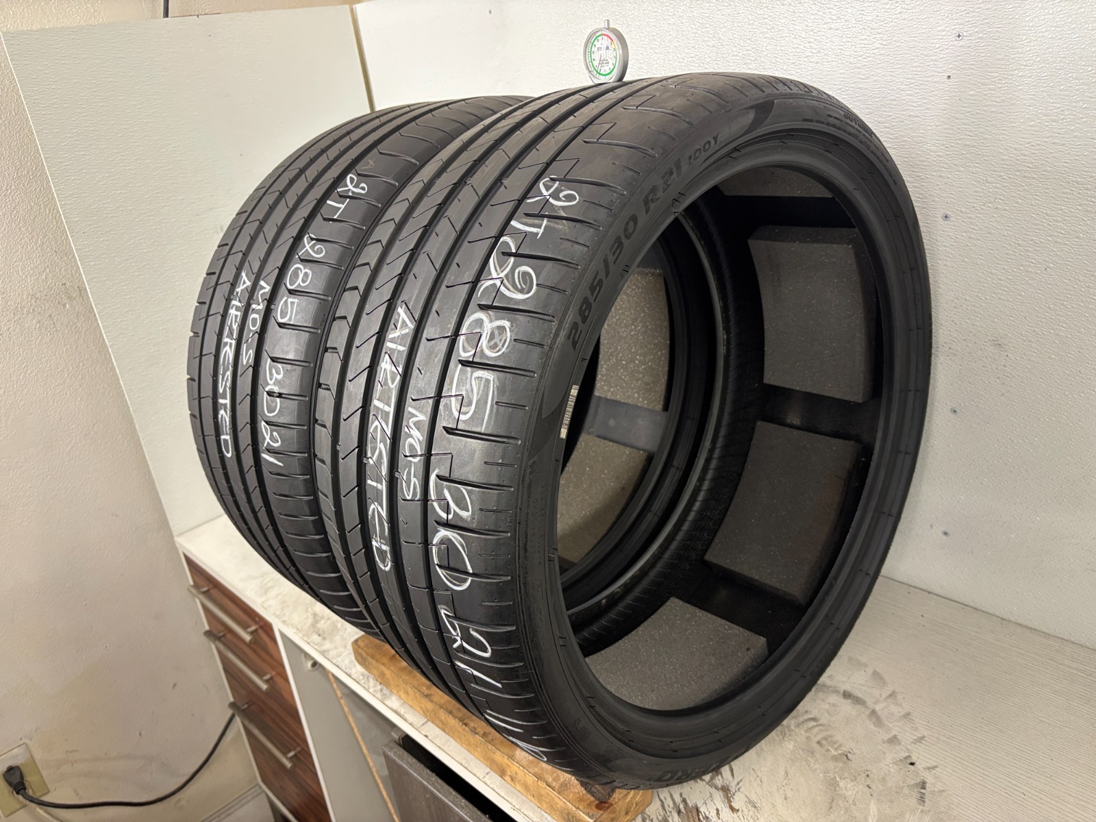 2 Tires 285 30 21 Pirelli P Zero PZ4 MO-S (8.20/32 = 90% Tread Left)