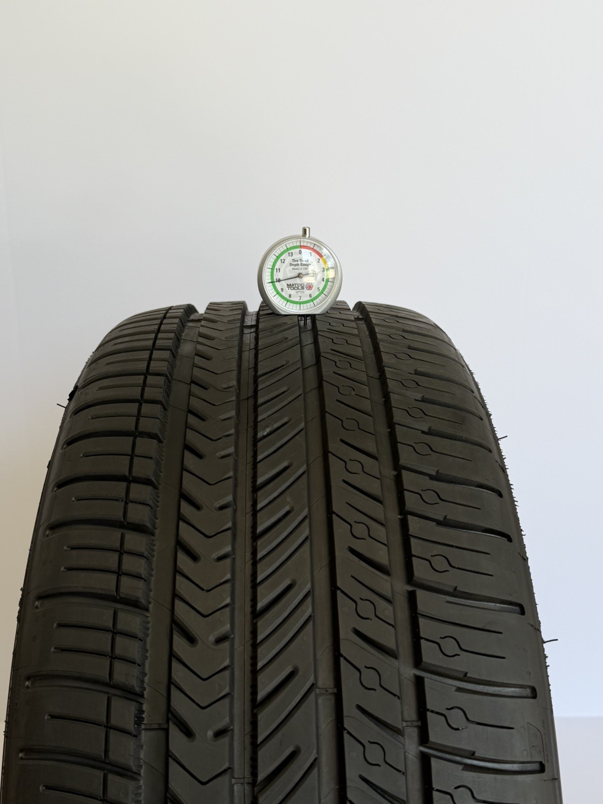 235/45ZR18 98Y Michelin Pilot Sport All Season 4 10/32 DOT 2522 2354518