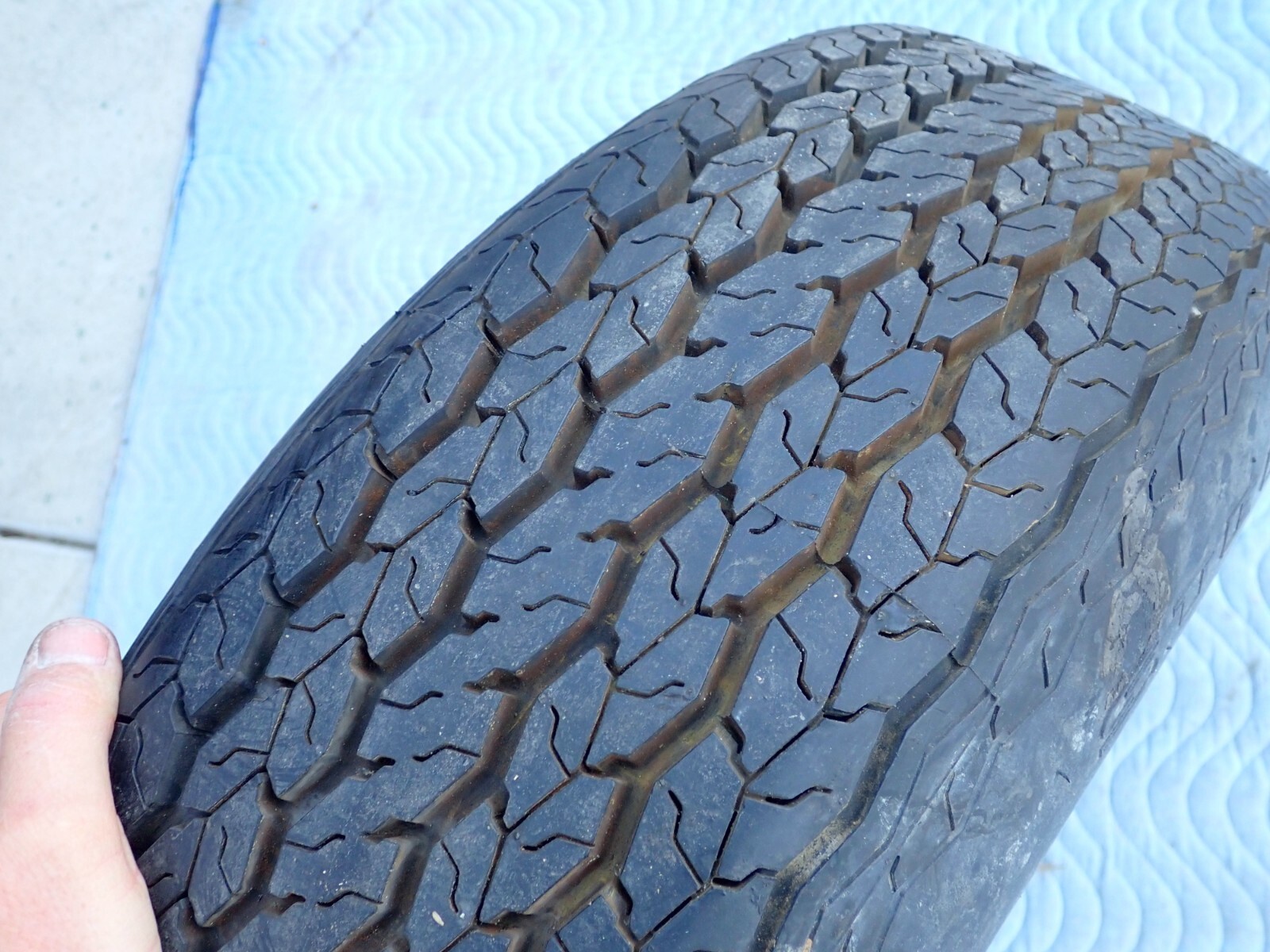 GM 15×8 Rally Wheel Firestone GR70-15 Steel Radial 500 Tire 70s Corvette OEM