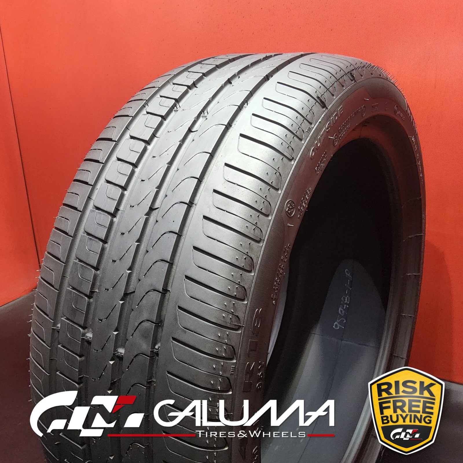 1 Tire Pirelli Cinturato P7 RunFlat 255/40R18 2554018 95Y No Repair #95948