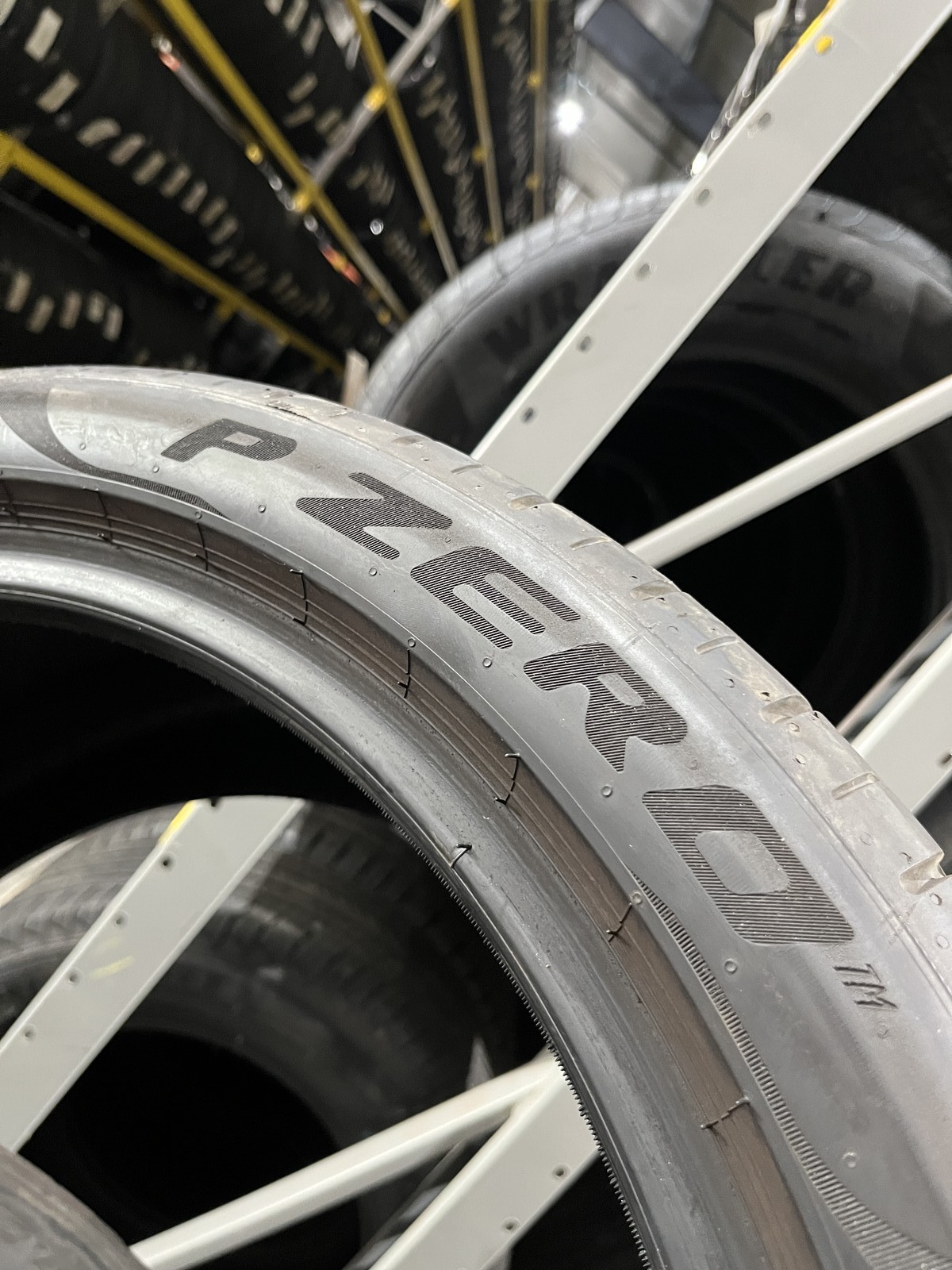 1 Tire Pirelli P Zero PZ4 ★ BMW 285/35R21 105Y DOT.1323 6.25/32