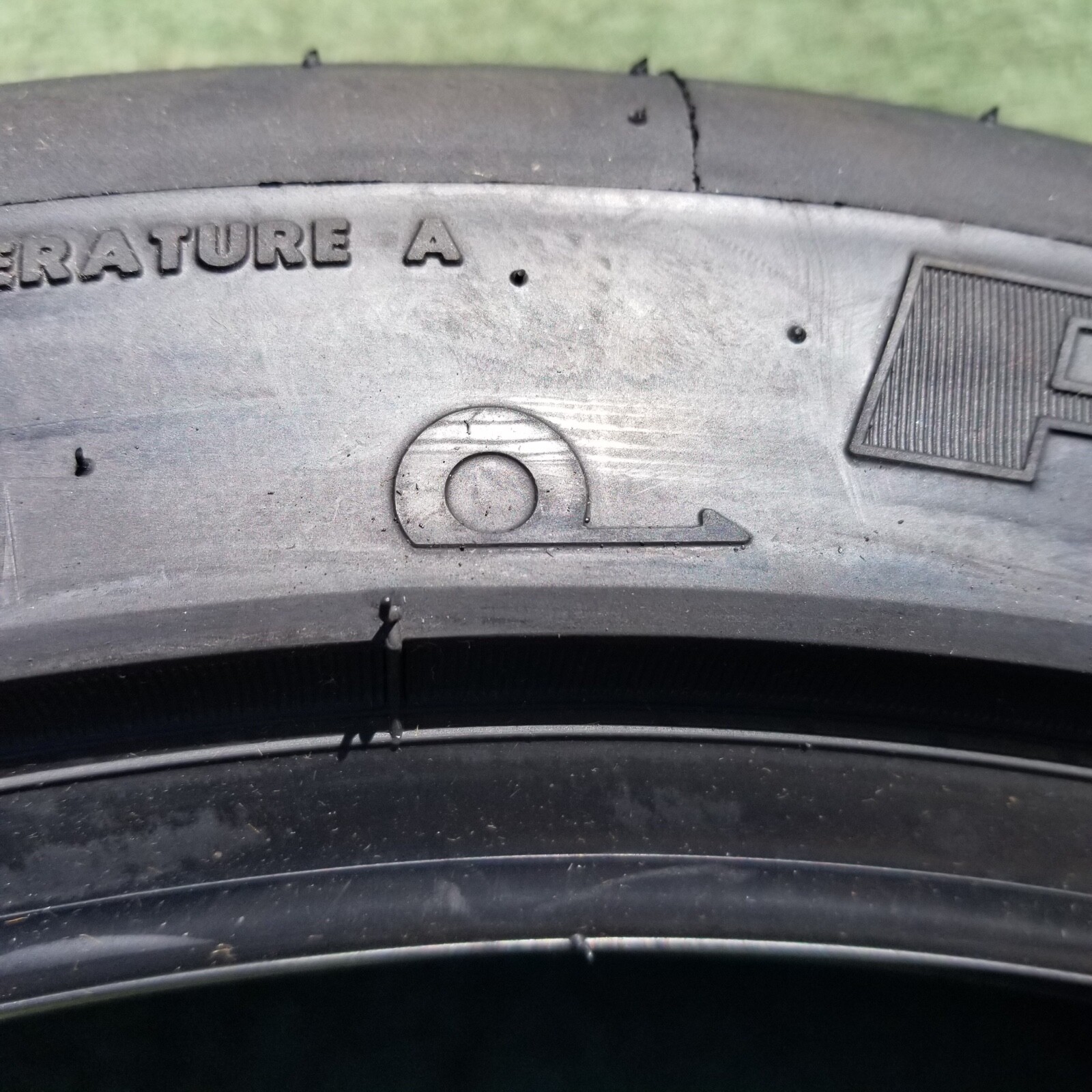 255/40ZRF20 Bridgestone Potenza RE070R Tire RFT 255 40 20 Nissan GTR 255/40R20