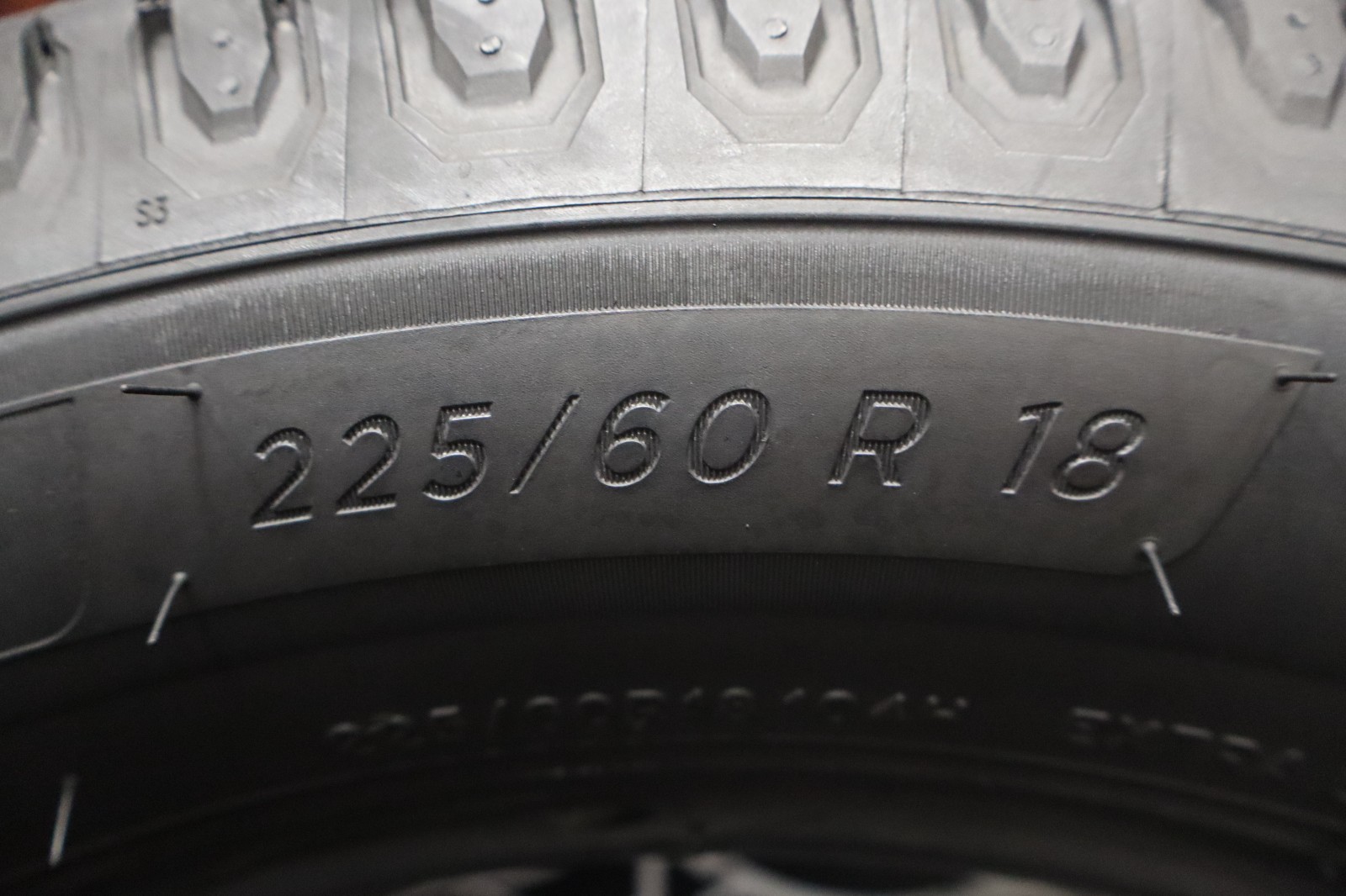 (2) Used Tires 225 60 18 Michelin Defender 2 No Repairs 11/32nds