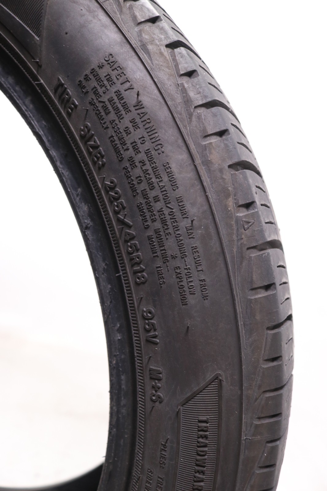 Used 225/45R18 Kelly Edge Touring A/S – 95V – 7.5/32 No Repairs