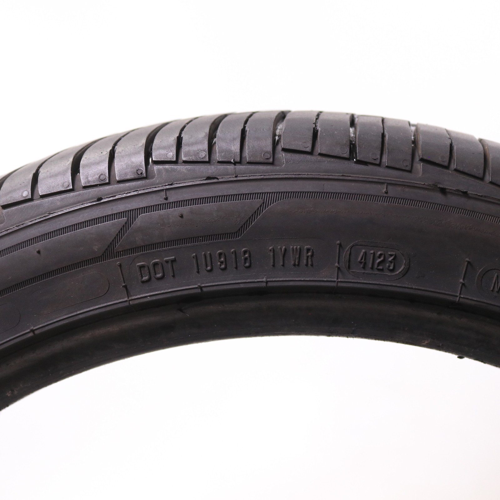 Set of 2 Used 235/40R19 Cooper ProControl – 96V – 9-10/32
