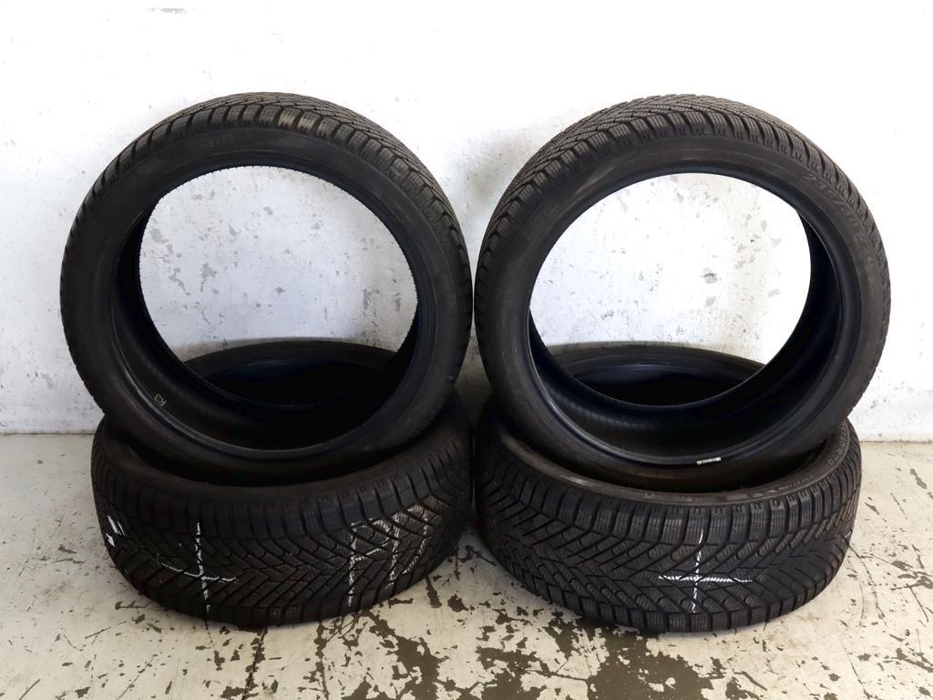 235/40 R20 96V PIRELLI SCORPION WINTER 2 7.44MM 8.81MM 7.43MM 8.52MM A4922 TYRE