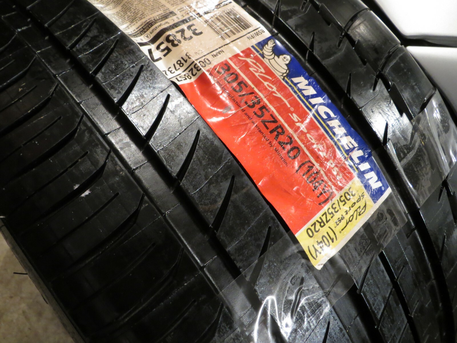 NEW 1 ONE MICHELIN PILOT SPORT PS2 305/35ZR20 104Y XL FRANCE RARE 305 35 20 2807