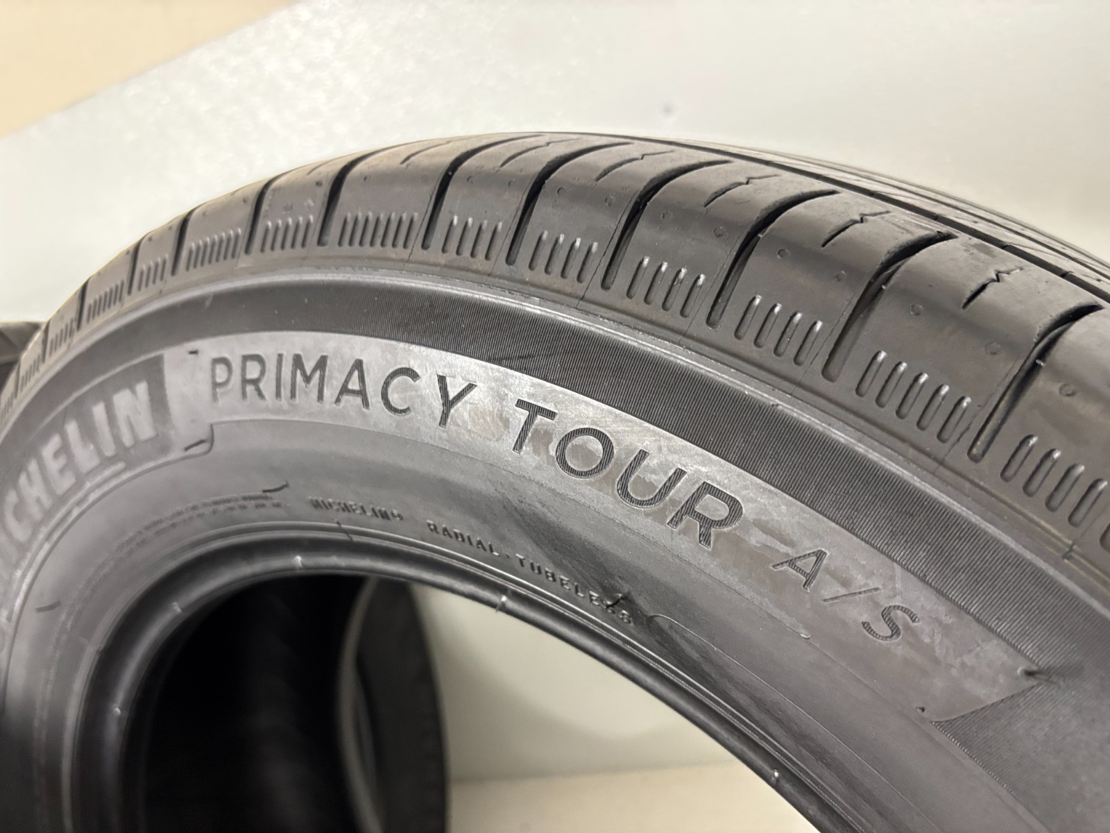 NO SHIPPING ONLY LOCAL PICK UP Set 4 Tires 235 65 18 Michelin Primacy Tour A/S