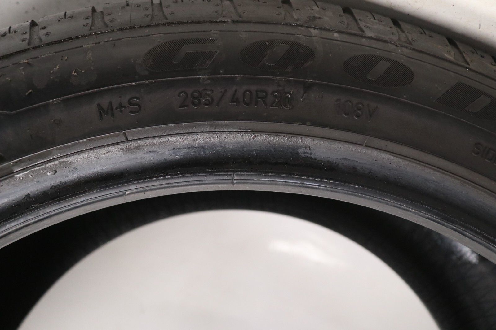 Set of 2 Used 285/40R20 Goodyear Eagle Sport MOExtended – 108V – 7-8/32