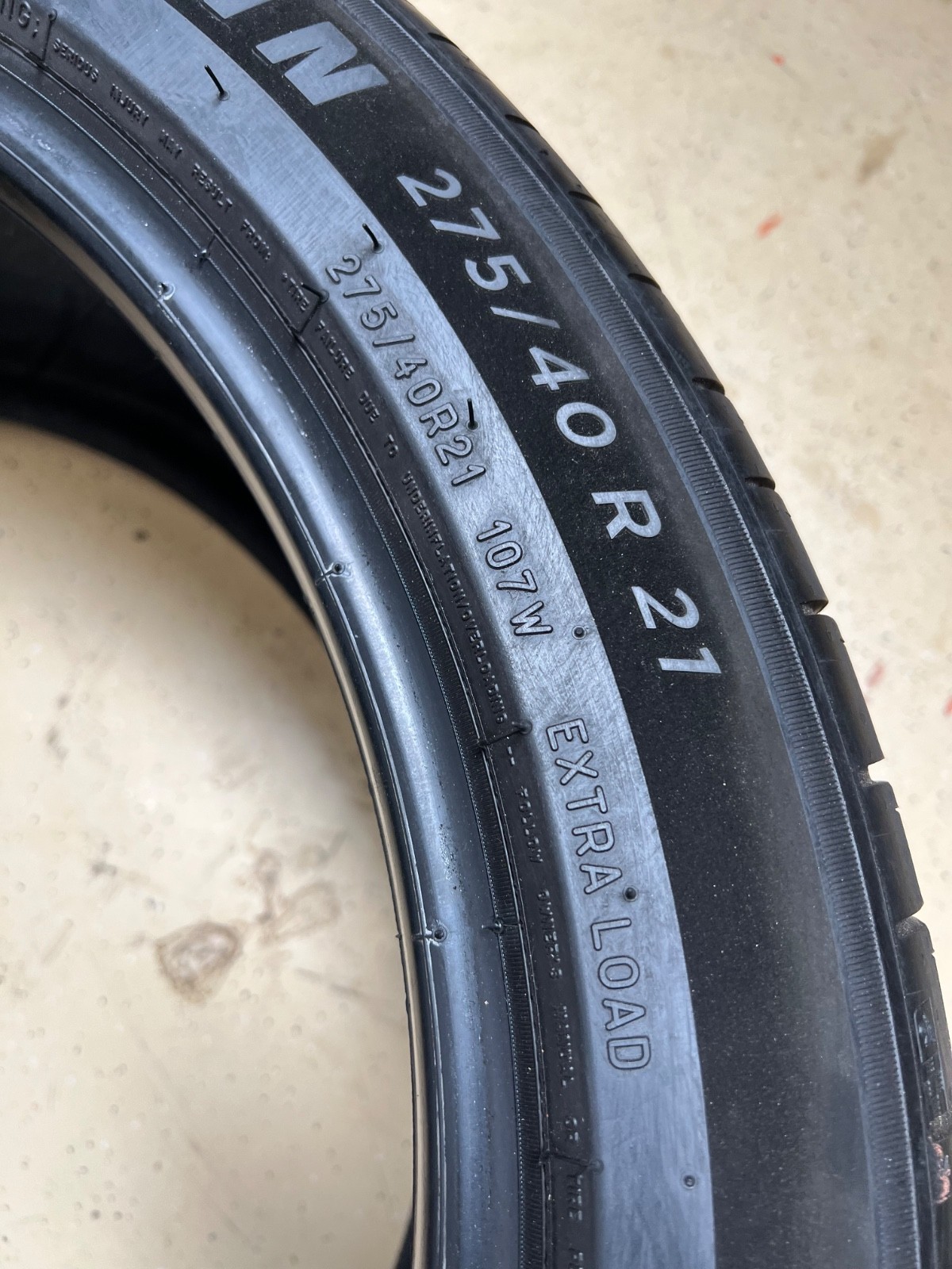 1 – NICE 275/40R21 XL (107W) Michelin Pilot Sport EV Acoustic (MO1) – 7115