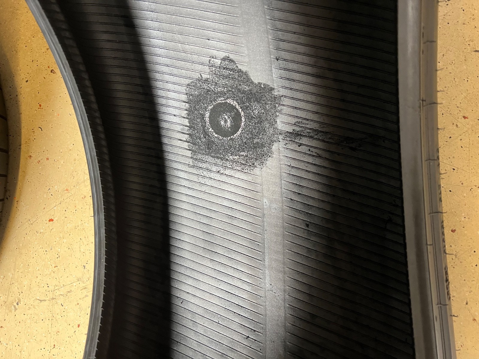 2 – TAKEOFF 315/40R21 XL (115V) Bridgestone Alenza Sport AS Enliten (NC0) – 7104