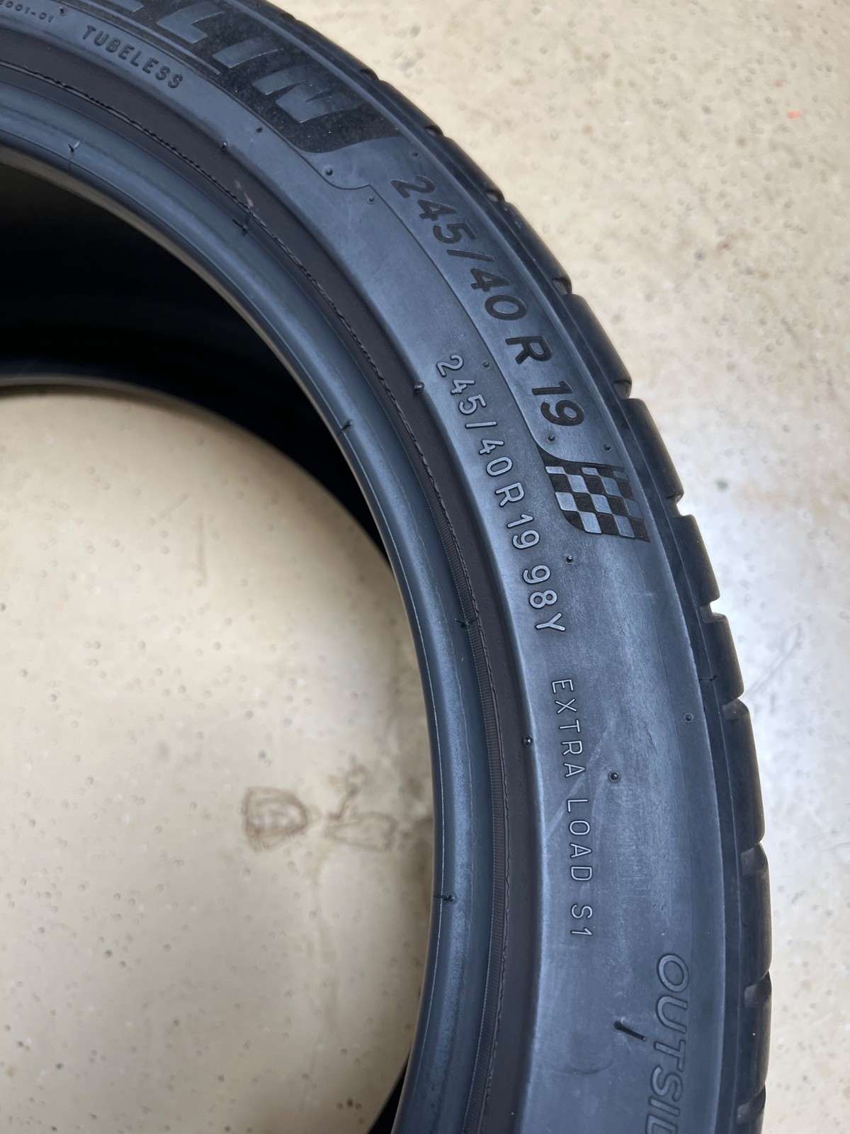 1 – NO REPAIRS 245/40R19 XL (98Y) Michelin Pilot Sport 4 (*) BMW OEM – 6010