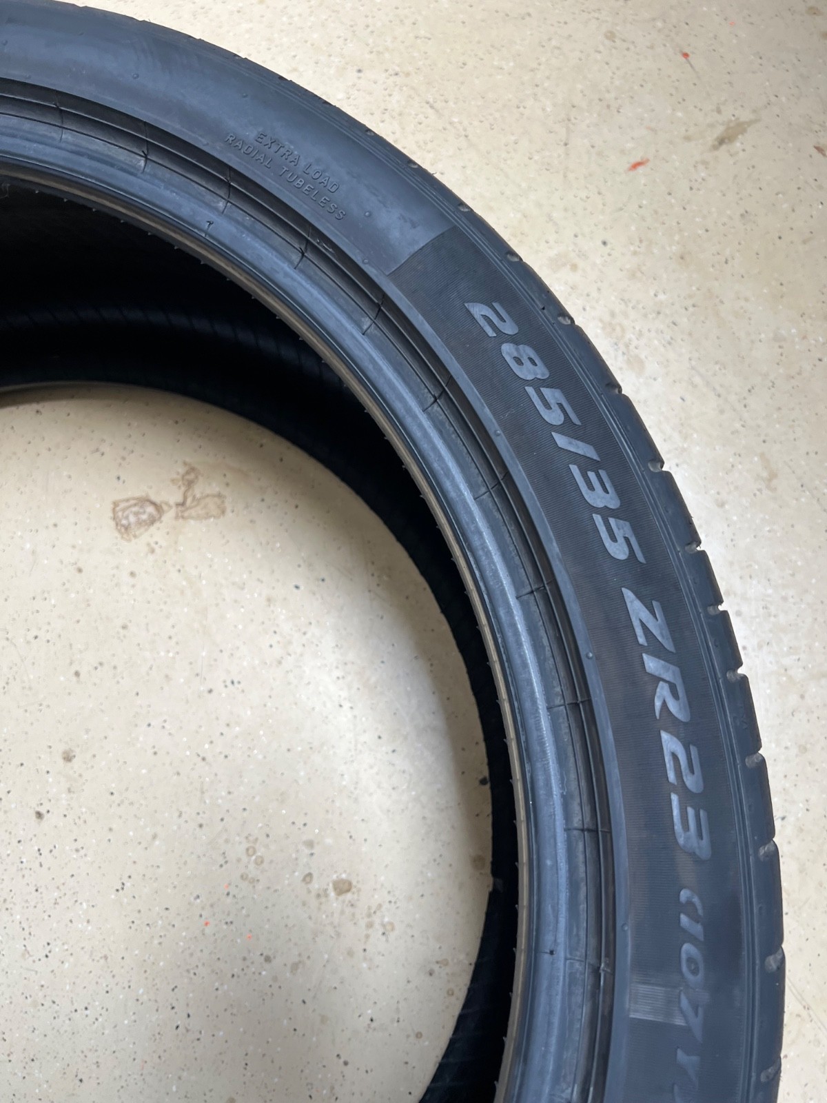 1 – NO REPAIRS 285/35ZR23 XL (107Y) Pirelli P Zero PZ4 (L) Lamborghini – 7160