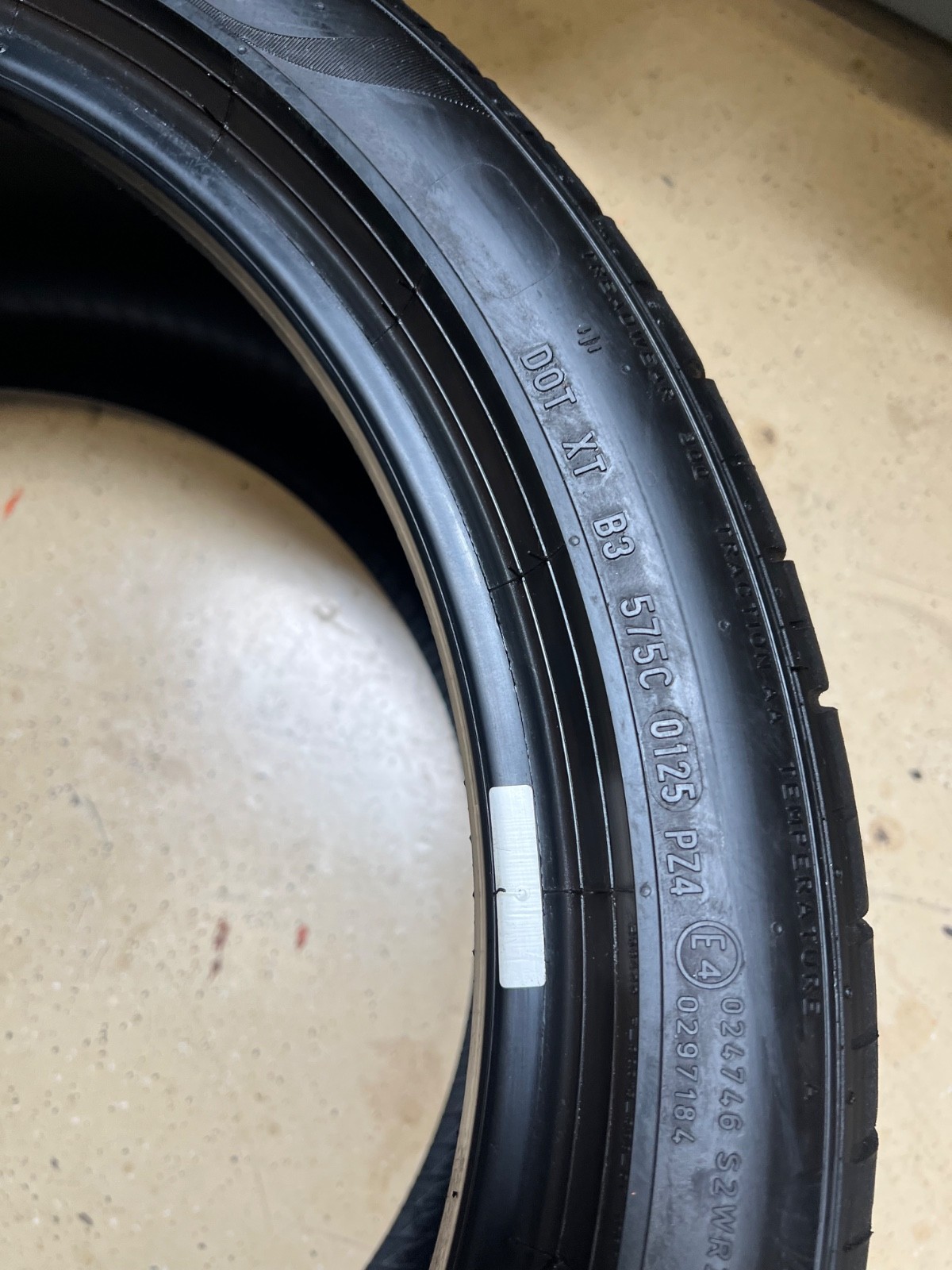2 – NICE 275/35ZR19 XL (100Y) Pirelli P Zero PZ4 (*) BMW OEM – 7099