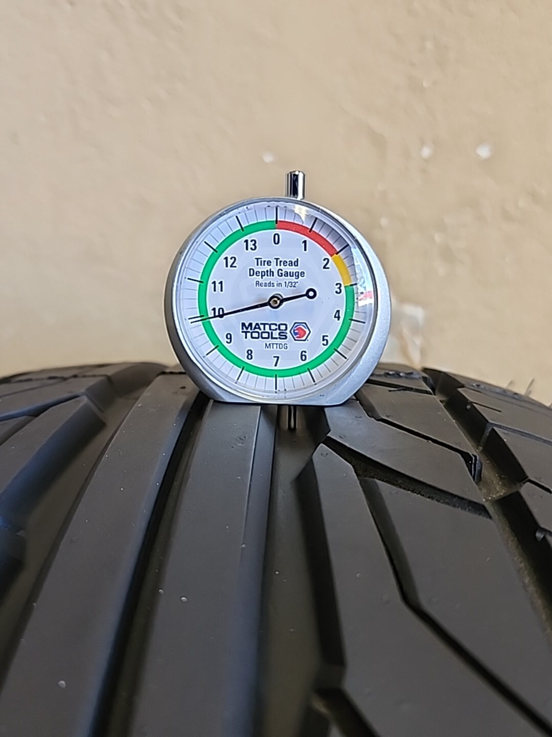225/50ZR17 98W Nitto NT555 G2 10/32 DOT 5023 2255017