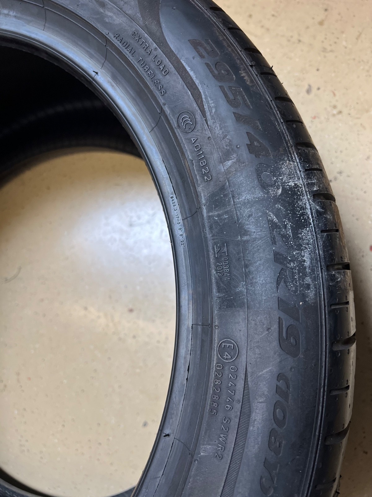 1 – NEW 295/40ZR19 XL (108Y) Pirelli P Zero PZ4 (N0) Porsche OEM – 2111