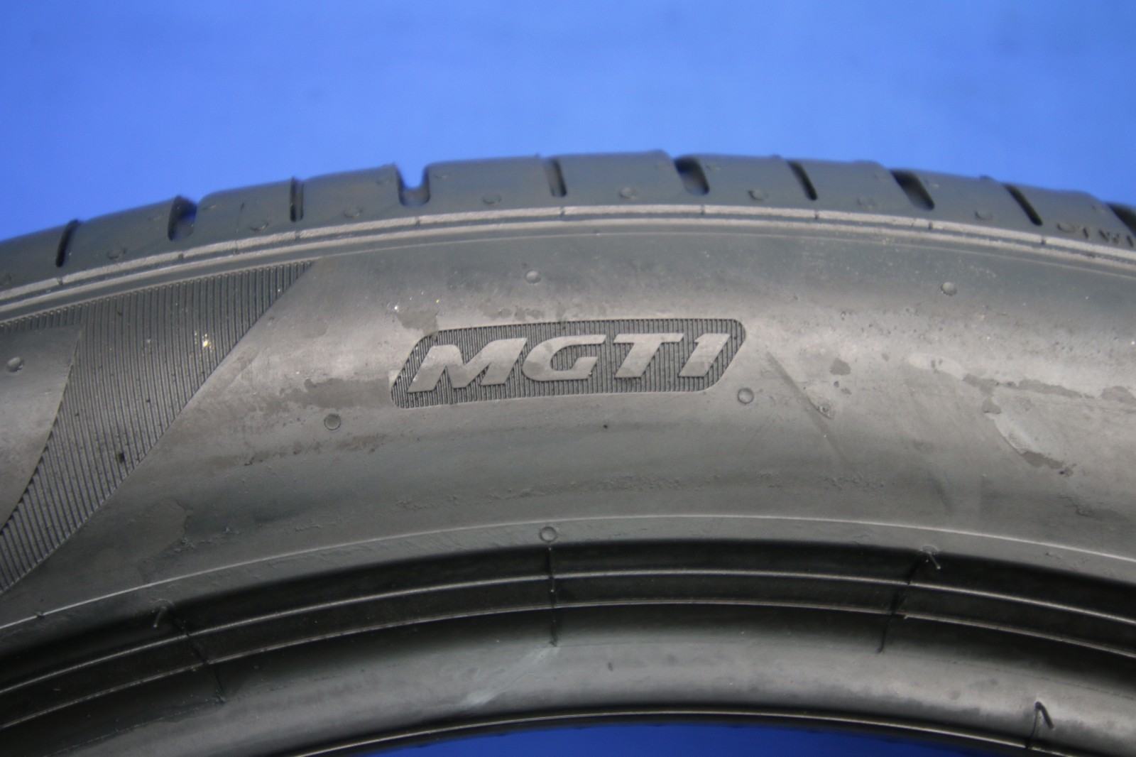 1 Used Pirelli Pzero MGT1 PZ4 265/40ZR21 265/40/21 2654021 105Y