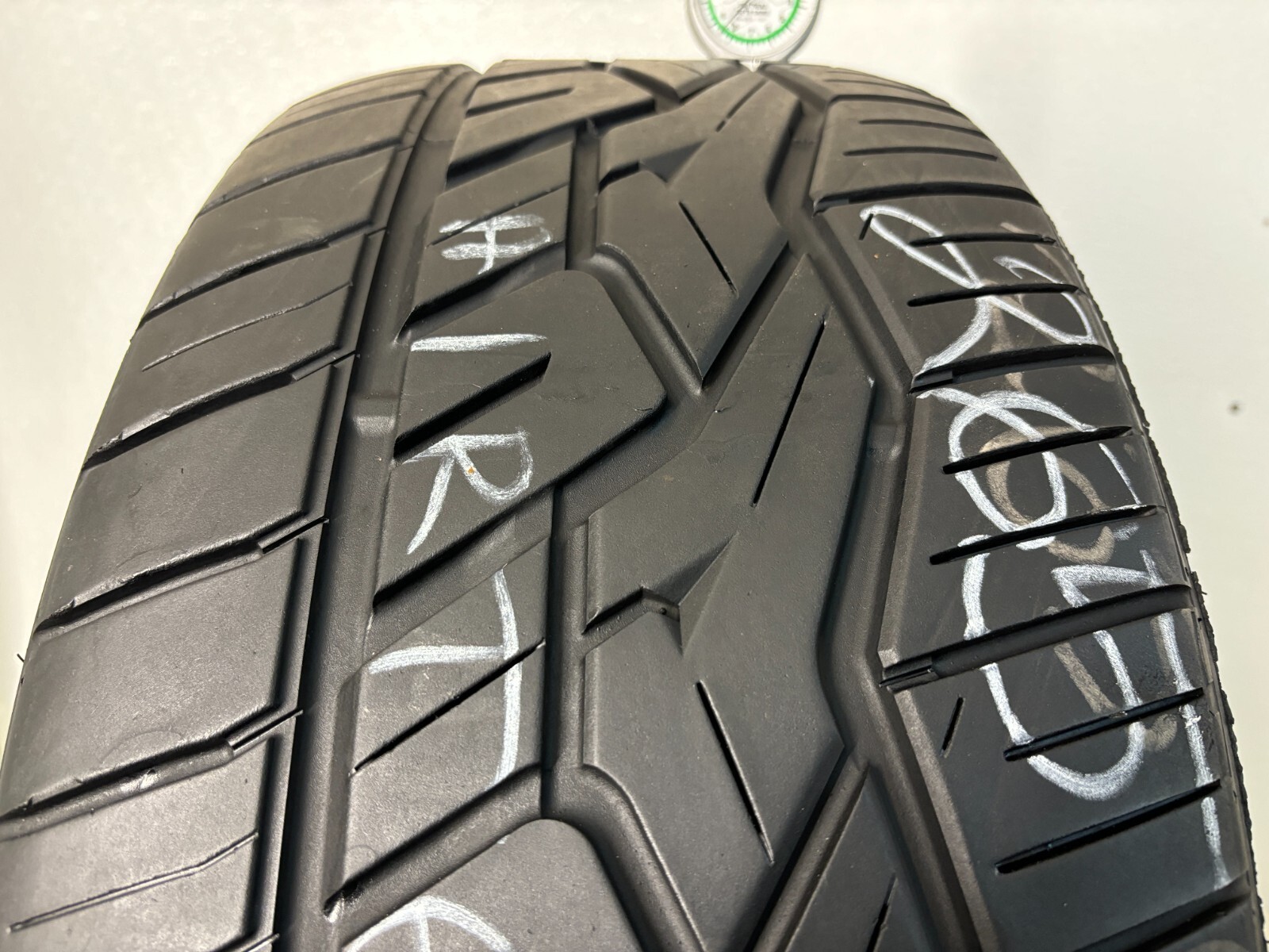 1 Tire 265 45 20 Nitto NT420V (8.00-8.50/32 Tread Left) NO REPAIRS 108V