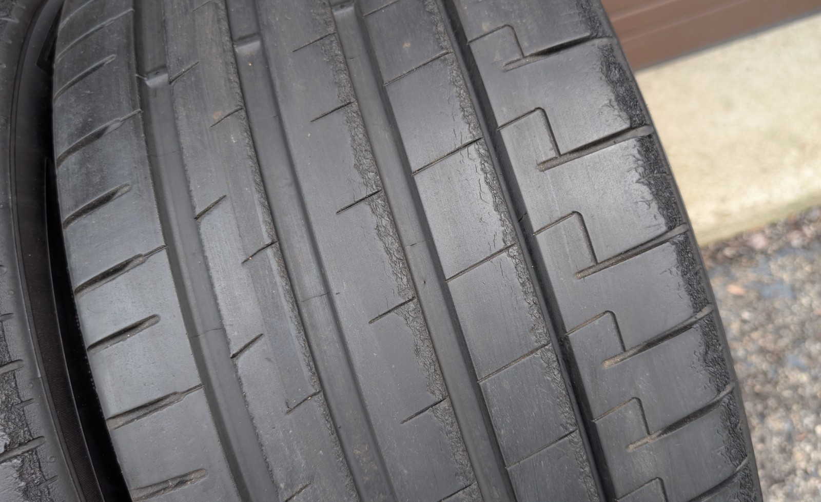 2 Pirelli P Zero PZ5 HL285/35R23 110Y Tires LM1 285/35/23 Lucid Gravity