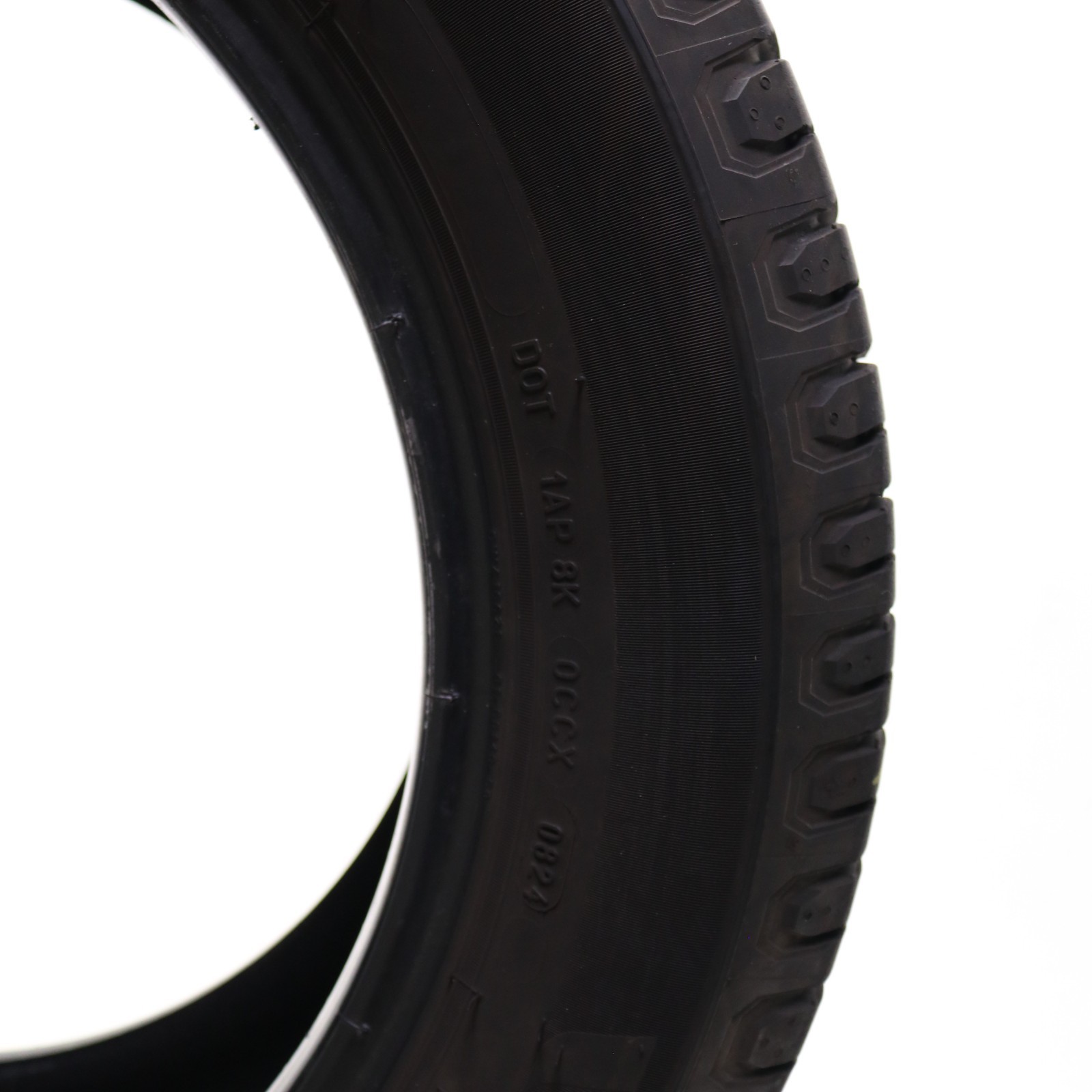 Set of 2 Used 225/55R17 Michelin Defender 2 – 101H – 9.5-10/32 No Repairs