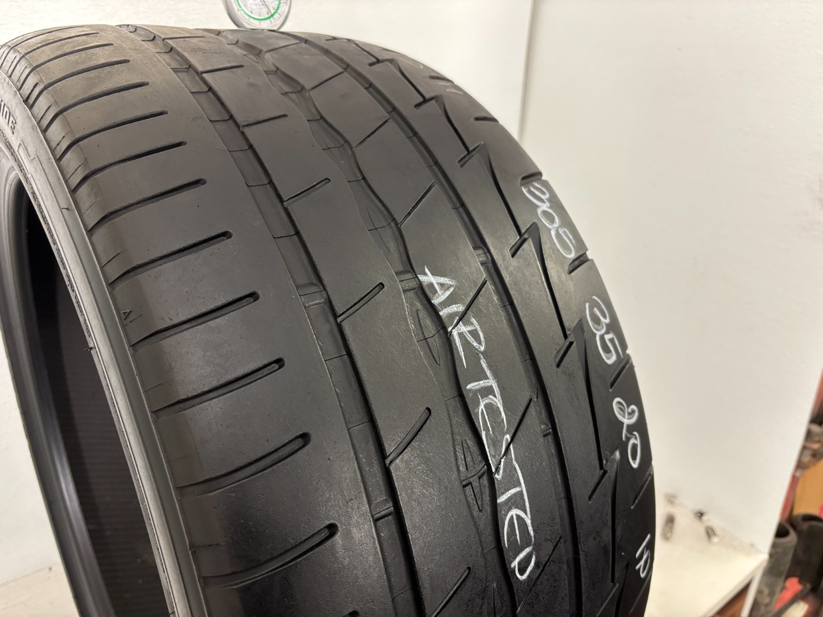 1 Tire 305 35 20 Firestone Firehawk Indy 500 (5.00-5.80/32=62-72% Tread Left)