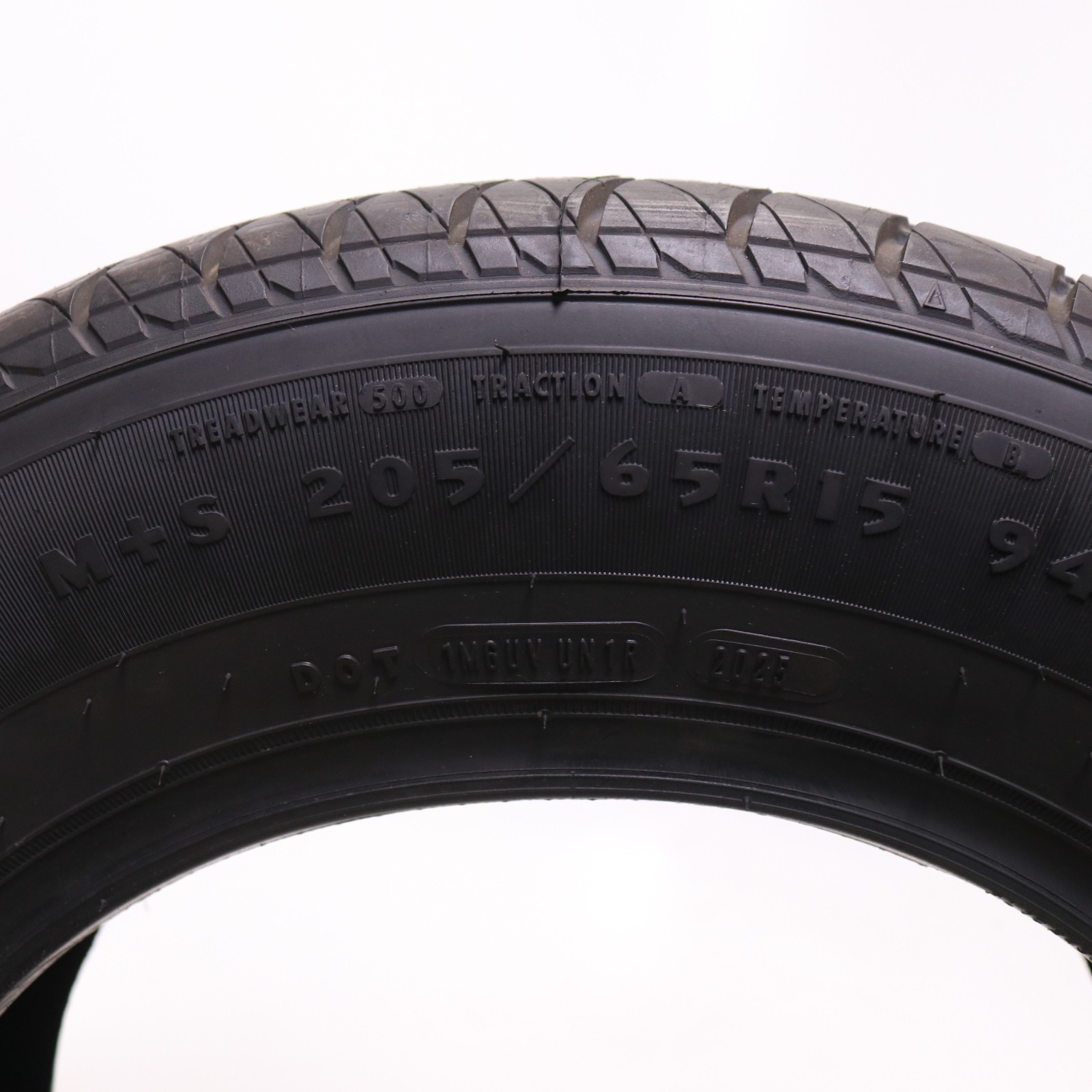 New 205/65R15 Douglas Touring A/S – 94H – 8.5/32