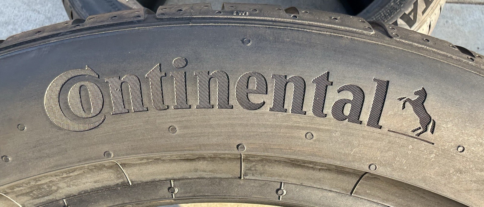 2 BRAND NEW 285/35ZR18 101Y Continental ExtremeContact DWS 06 Plus DWS06+ Tires