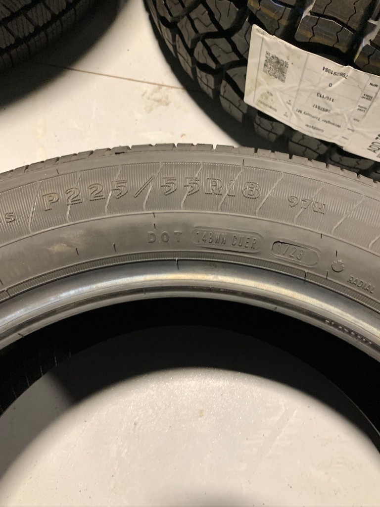 1 New 225 55 18 Goodyear Eagle LS-2 Standard Load All Season Tire