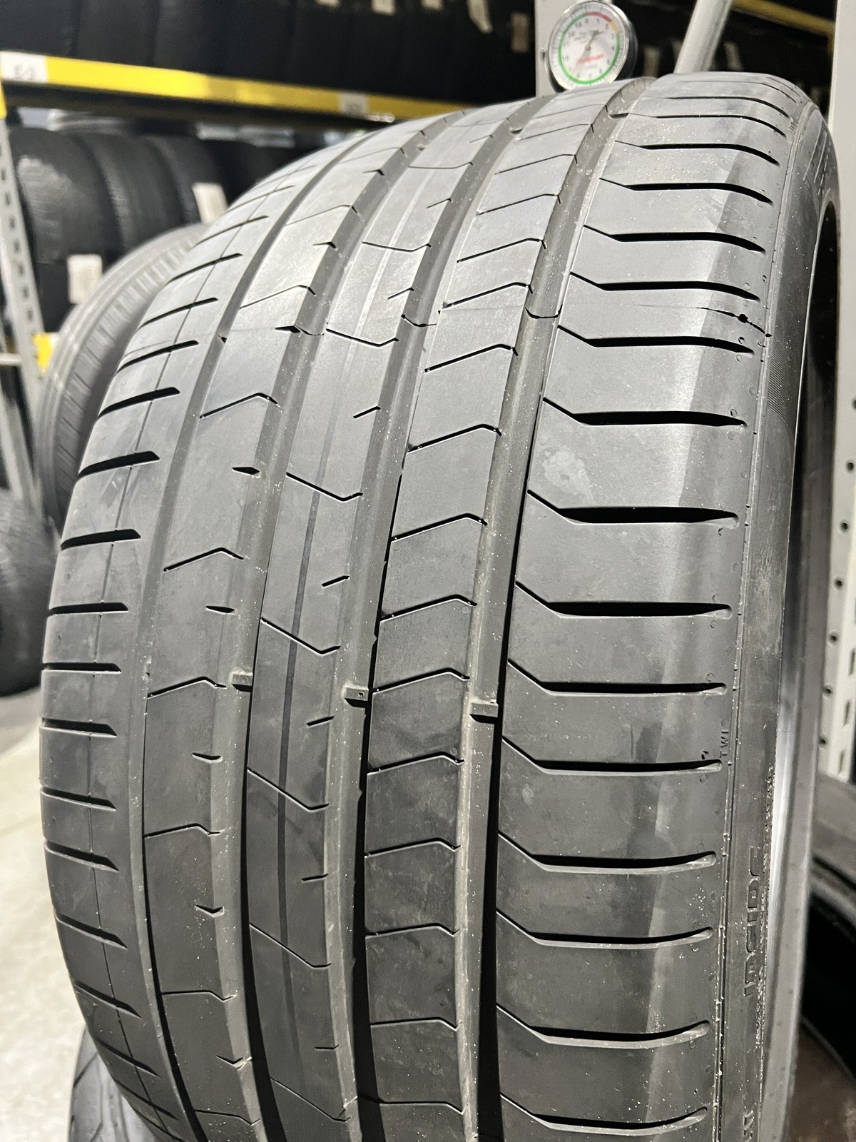 1 Tire Pirelli P Zero PZ4 Run Flat ★ BMW 315/35R21 111Y DOT.1226 8.5/32