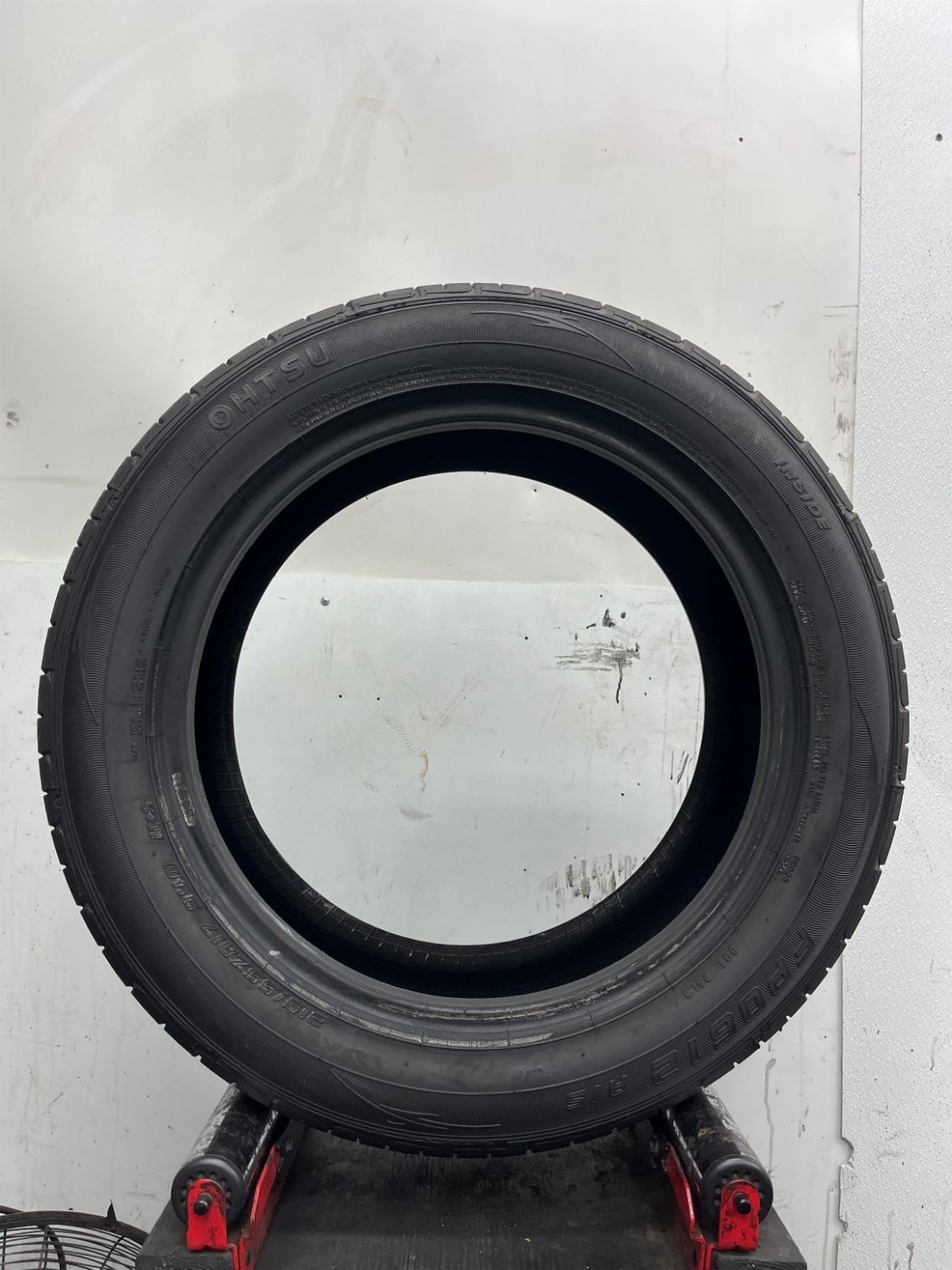 1 Used P215/55R17 Ohtsu FP0612 AS 94 W – 10/32