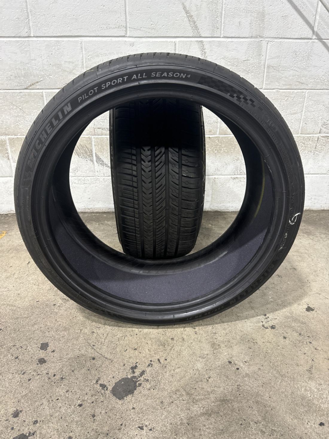 2x P255/35R21 Michelin Pilot Sport A/S 4 TO 9/32 98 W Used Tires 2553521