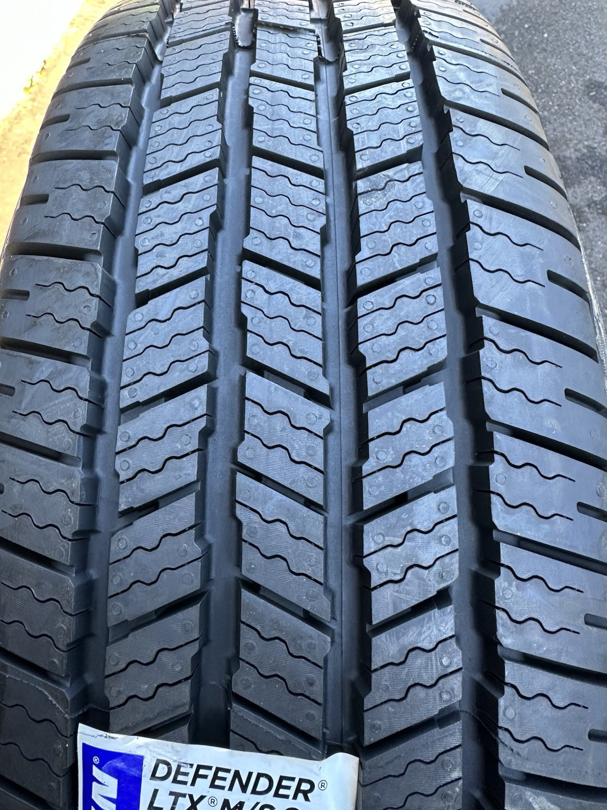 (QTY 4) 255/75R17 Michelin Defender LTX M/S2 116T XL Black Wall Tires