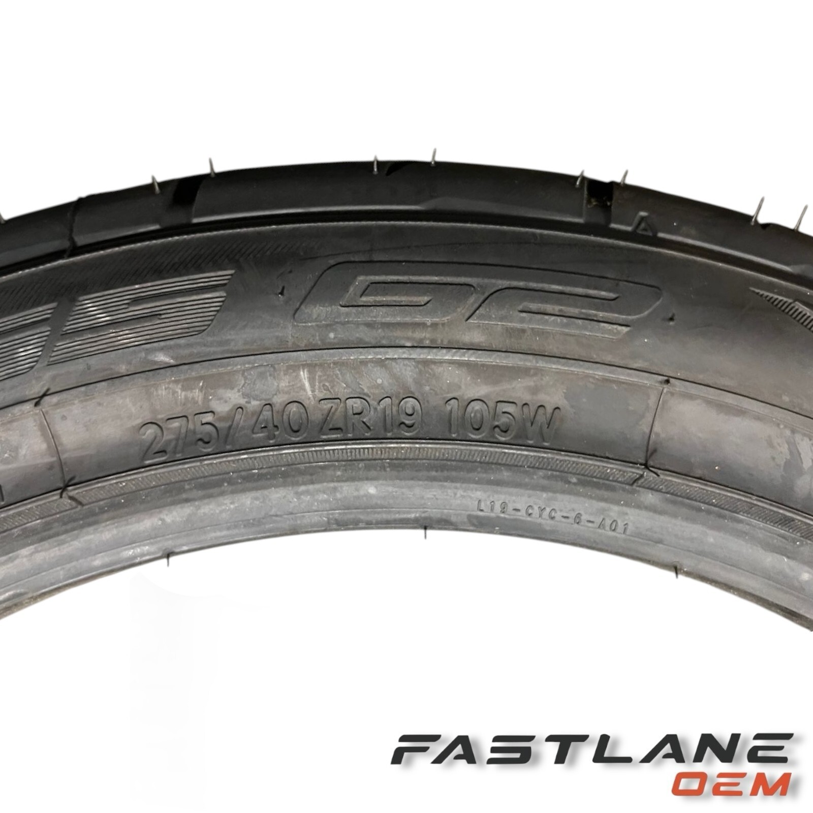 GENUINE TIRE NITTO NT555 G2 275/40/R19 105W DOT 0722 OEM 211090 USED